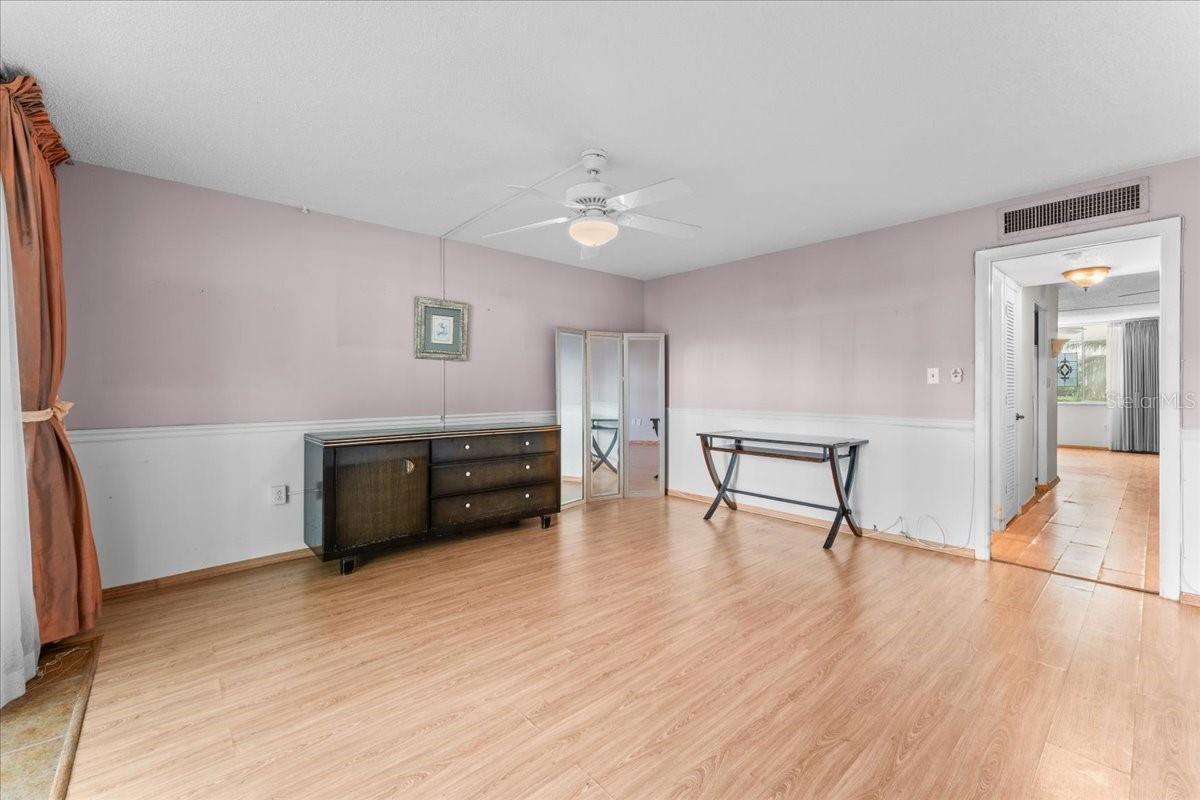 Image 21 of 38 For 2630 Pearce Drive 108
