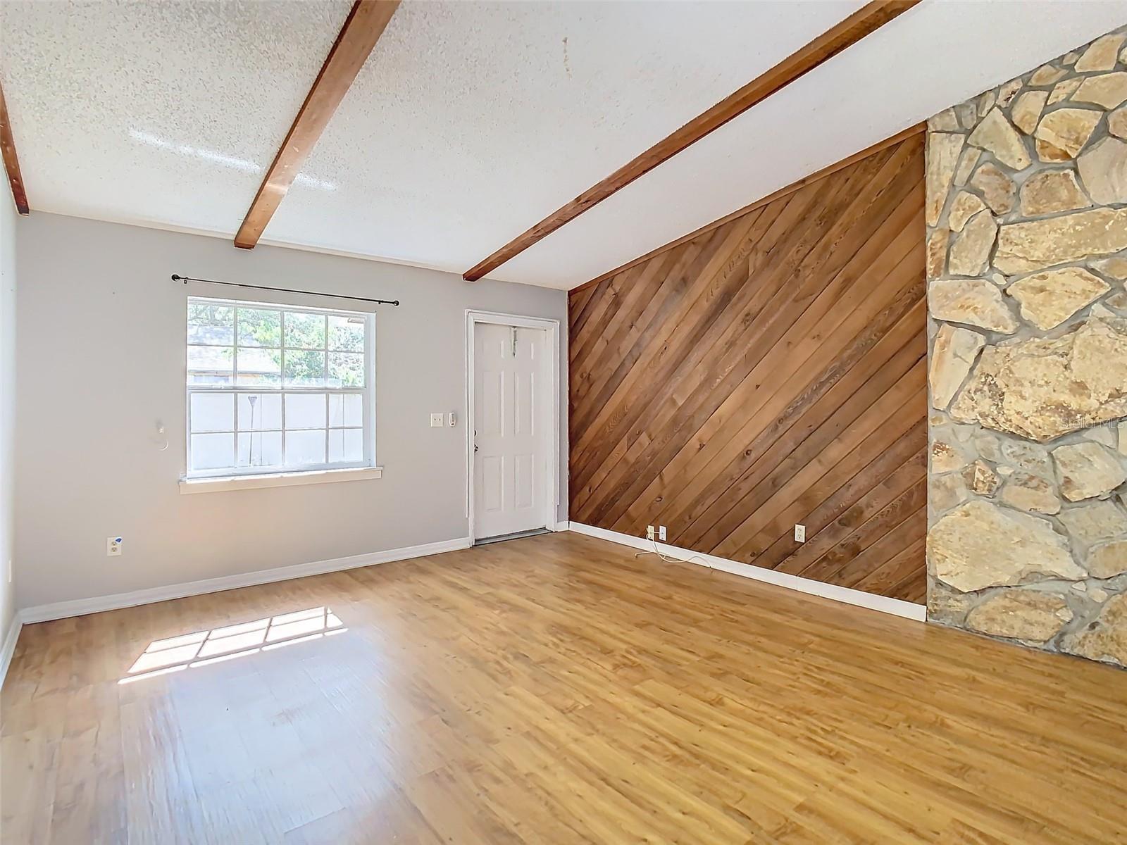 Image 4 of 23 For 214 7th Street N 214