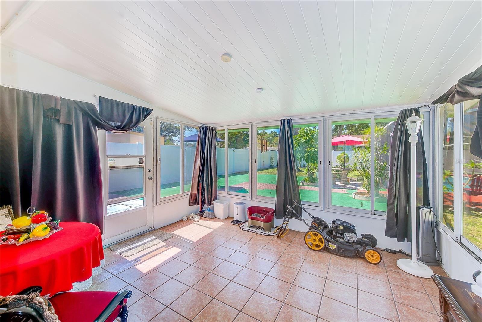 Image 18 of 38 For 4360 82nd Avenue N