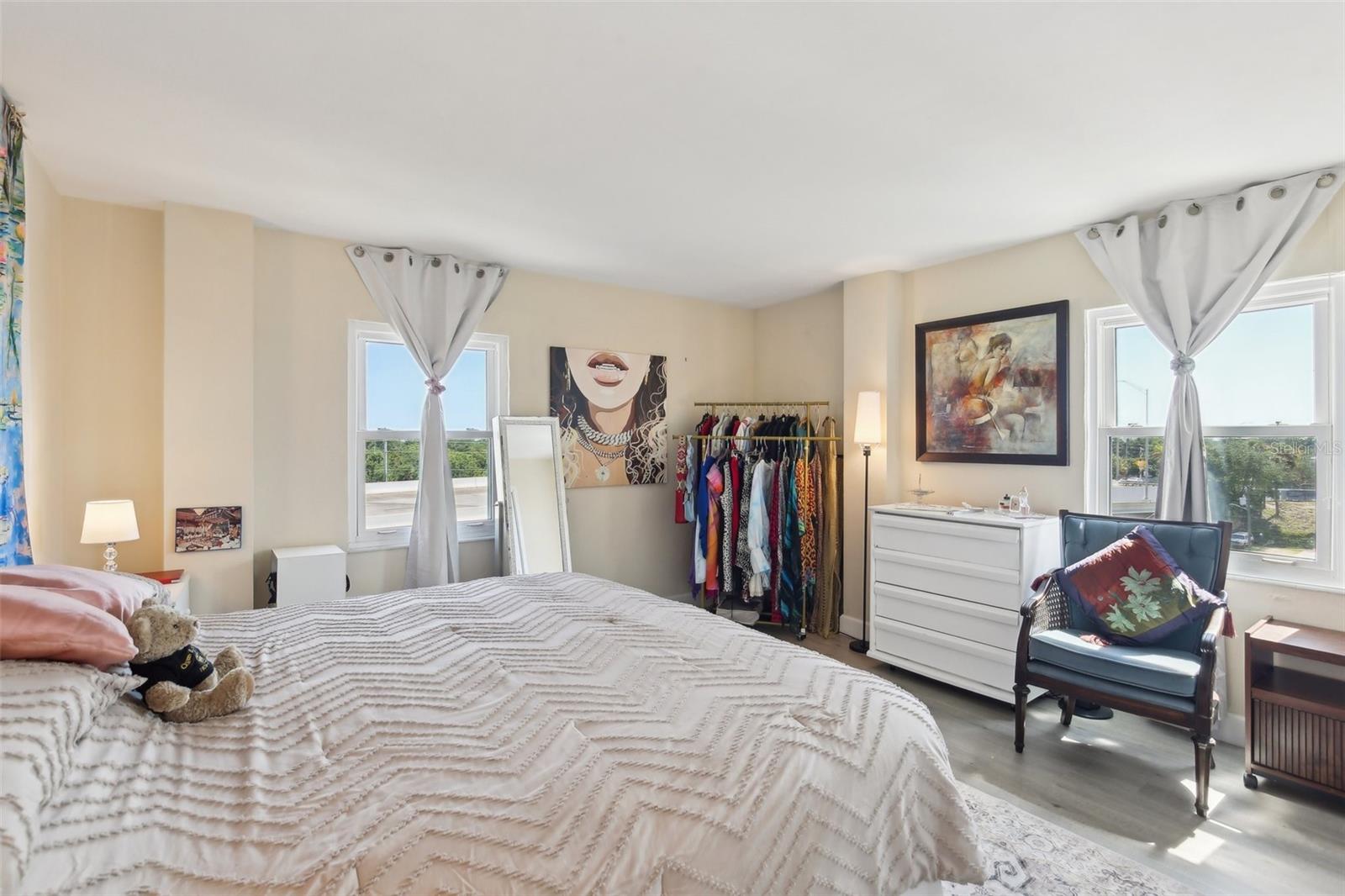 Image 22 of 38 For 841 4th Avenue N 55