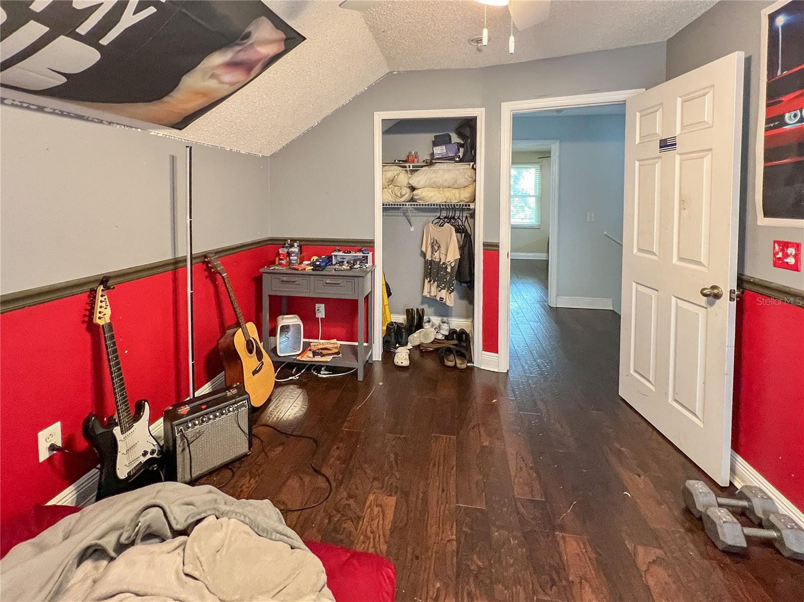Listing photo id 15 for 22443 Crows Nest Court