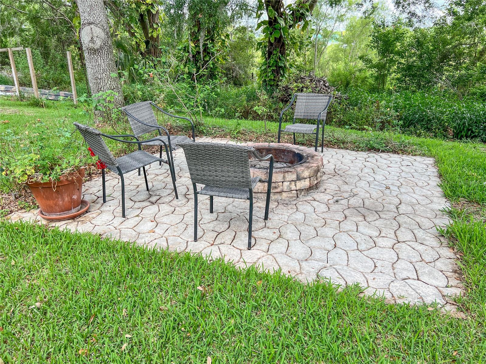 Listing photo id 23 for 22443 Crows Nest Court