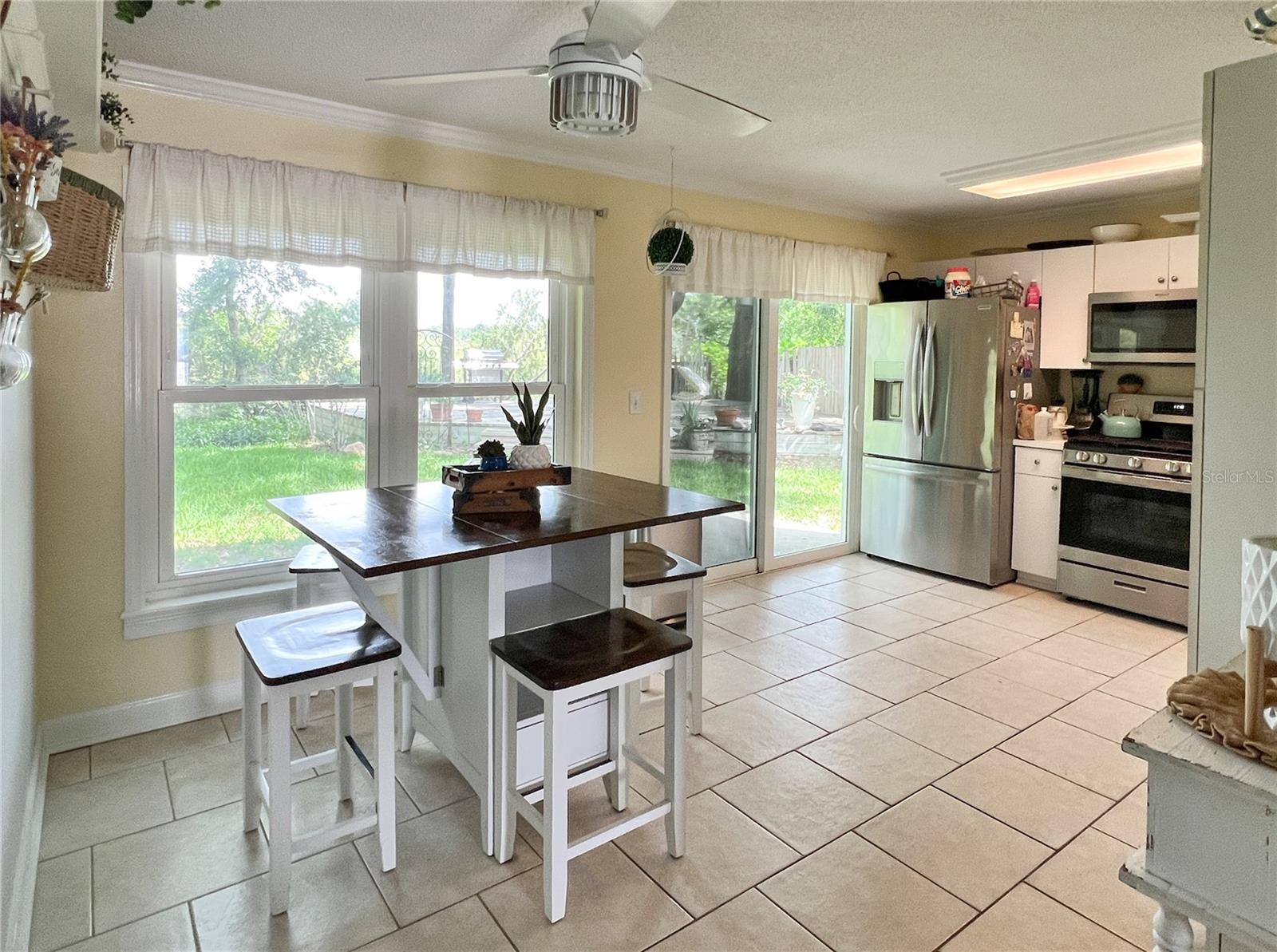 Listing photo id 3 for 22443 Crows Nest Court
