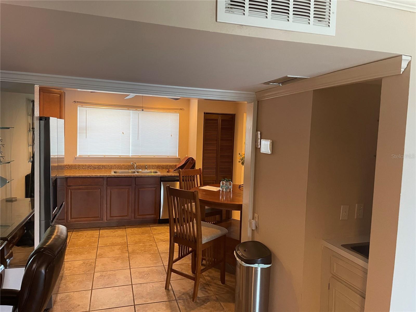 Image 3 of 6 For 6315 Newtown Circle 15b3