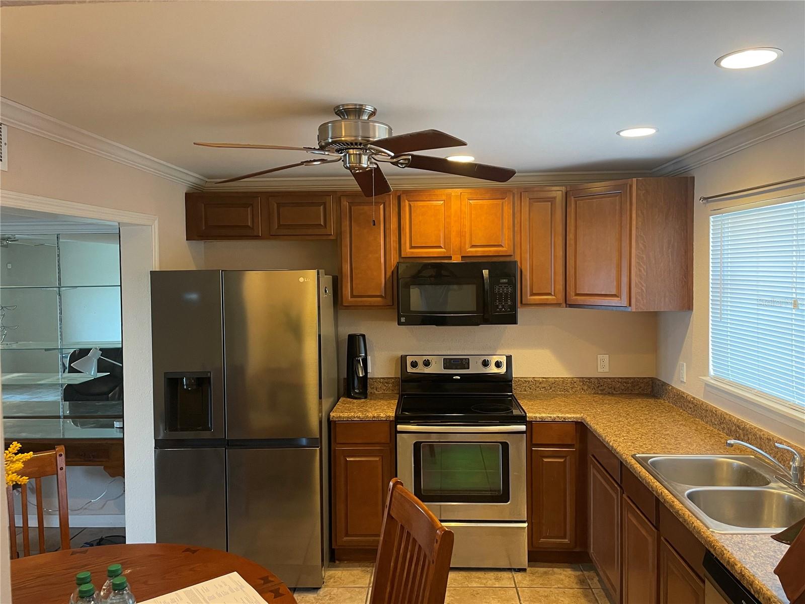 Image 4 of 6 For 6315 Newtown Circle 15b3