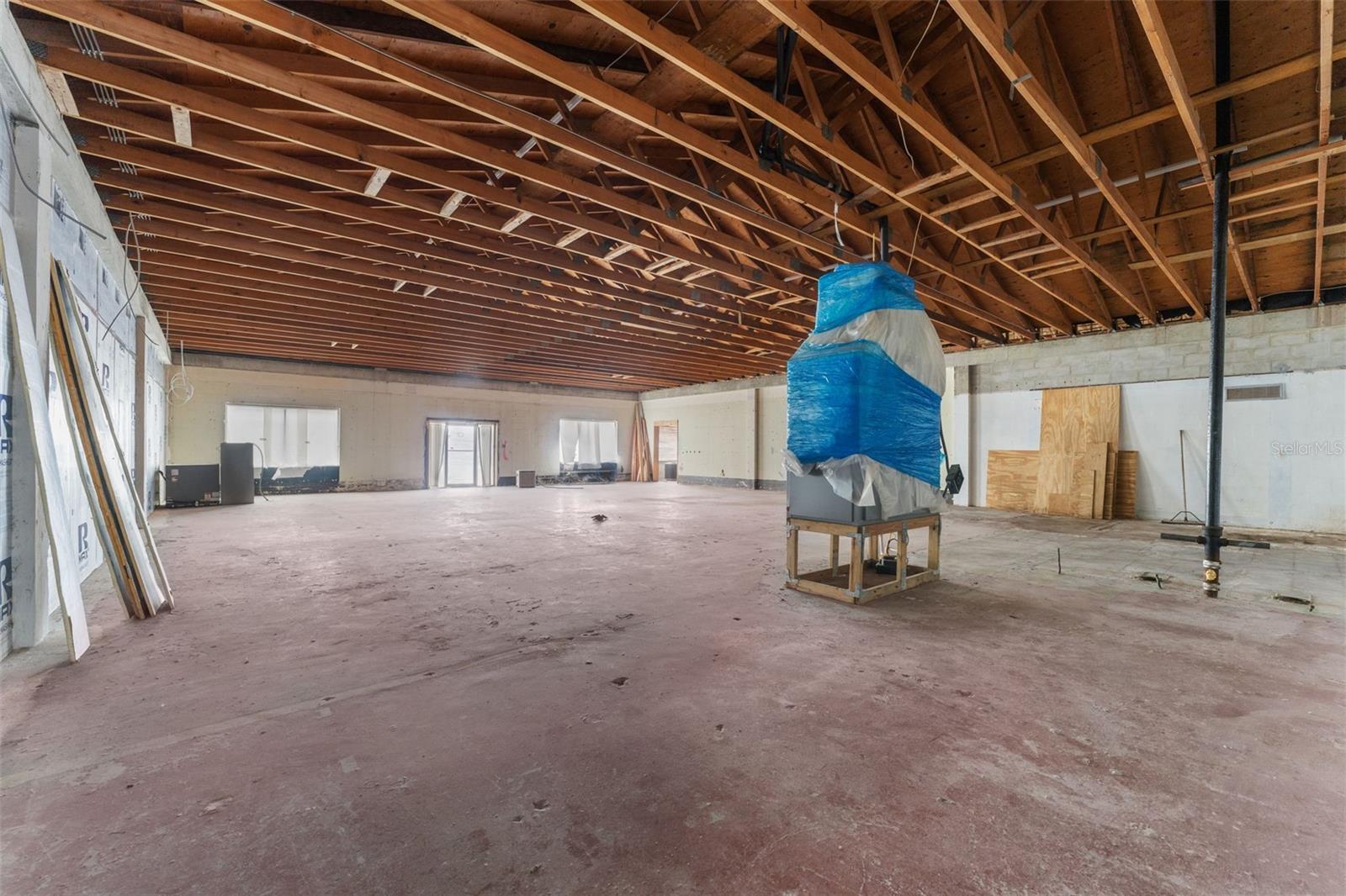 Listing photo id 15 for 4115 Henderson Boulevard