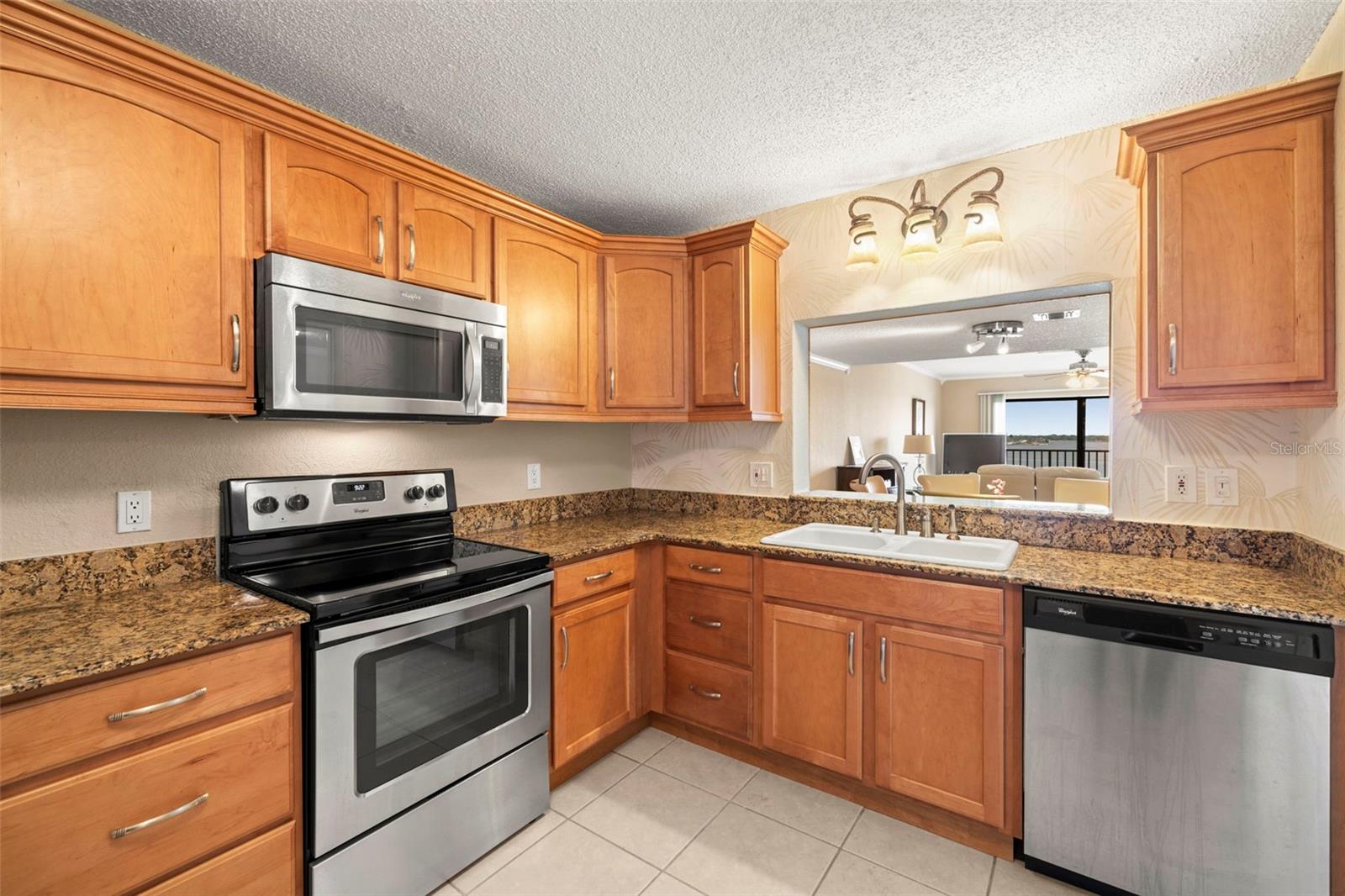 Image 11 of 40 For 7300 Sun Island Drive S 605