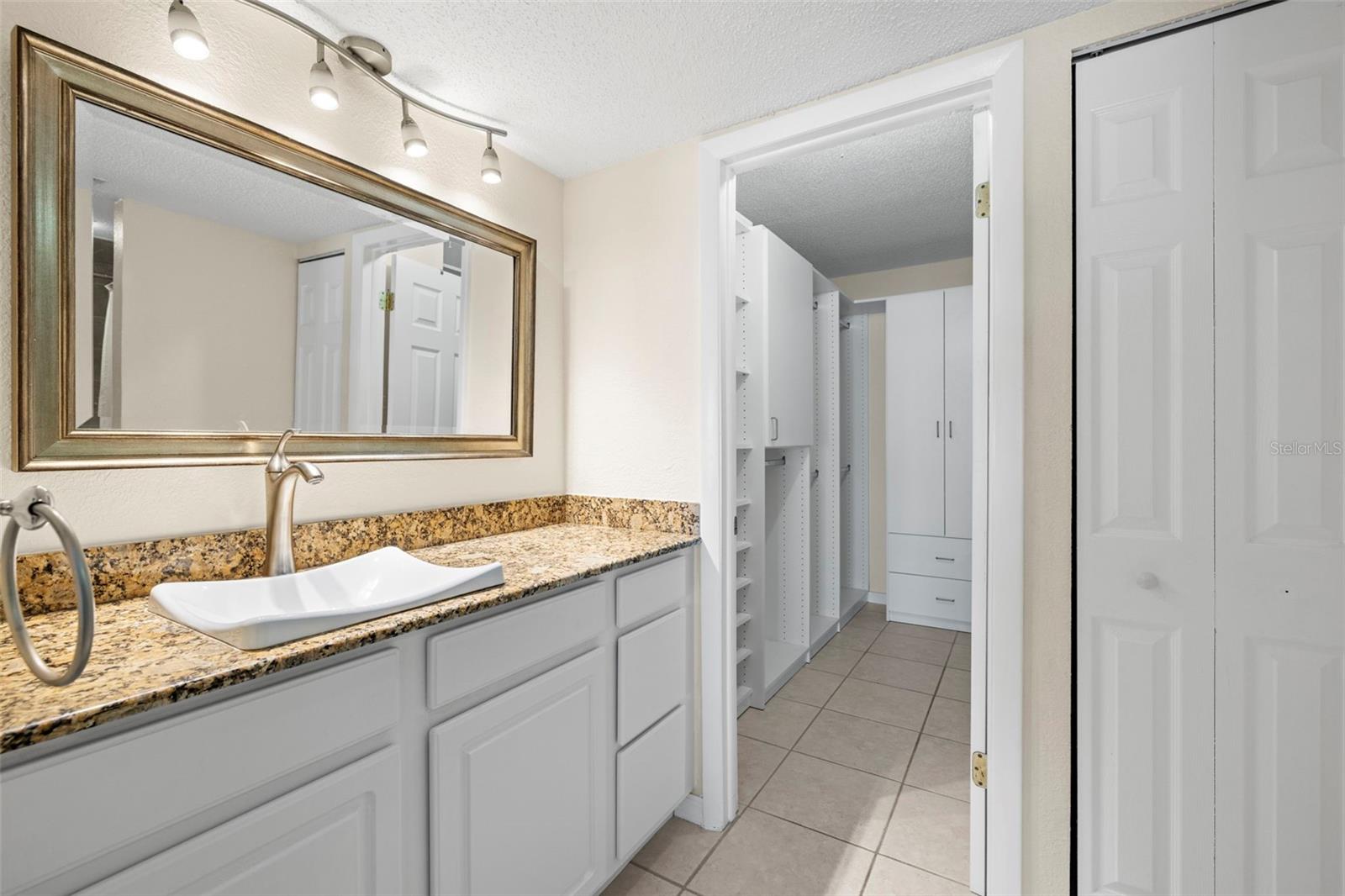 Image 15 of 40 For 7300 Sun Island Drive S 605