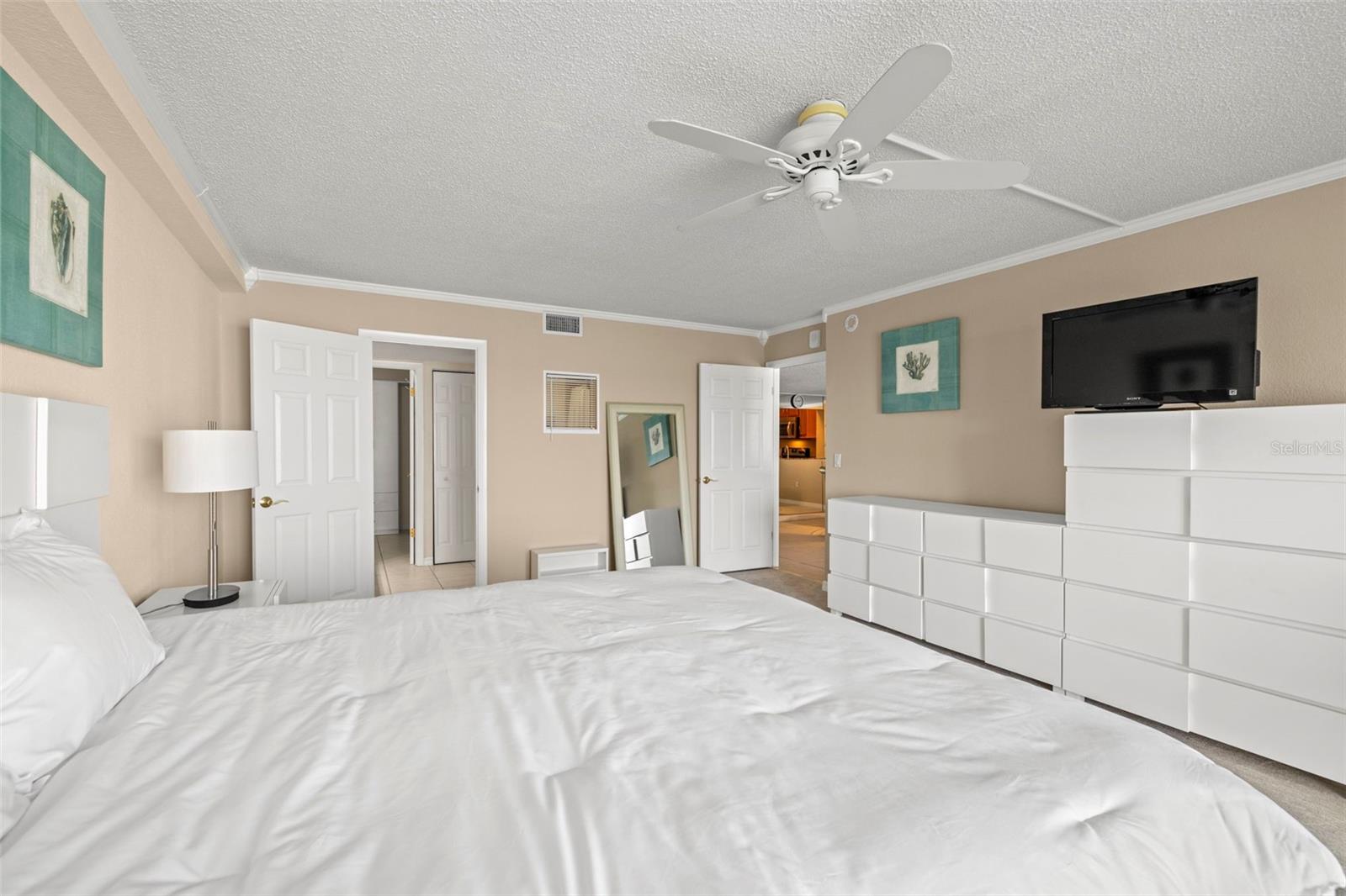 Image 21 of 40 For 7300 Sun Island Drive S 605