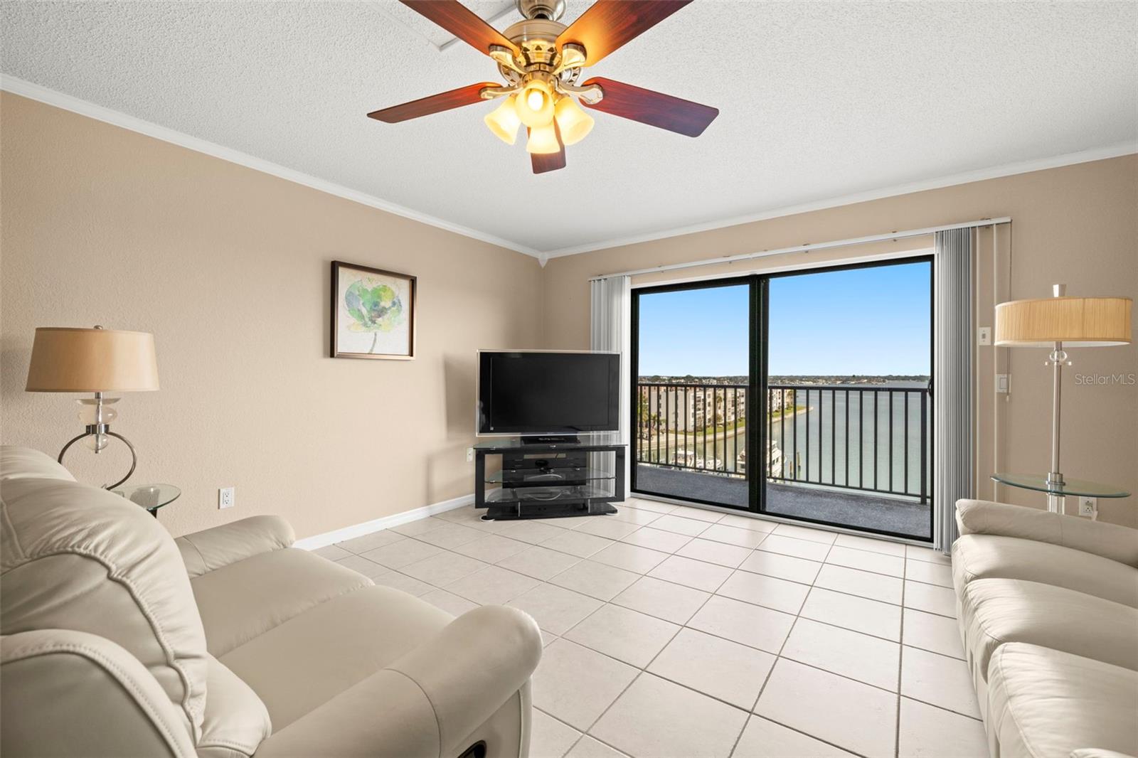 Image 4 of 40 For 7300 Sun Island Drive S 605