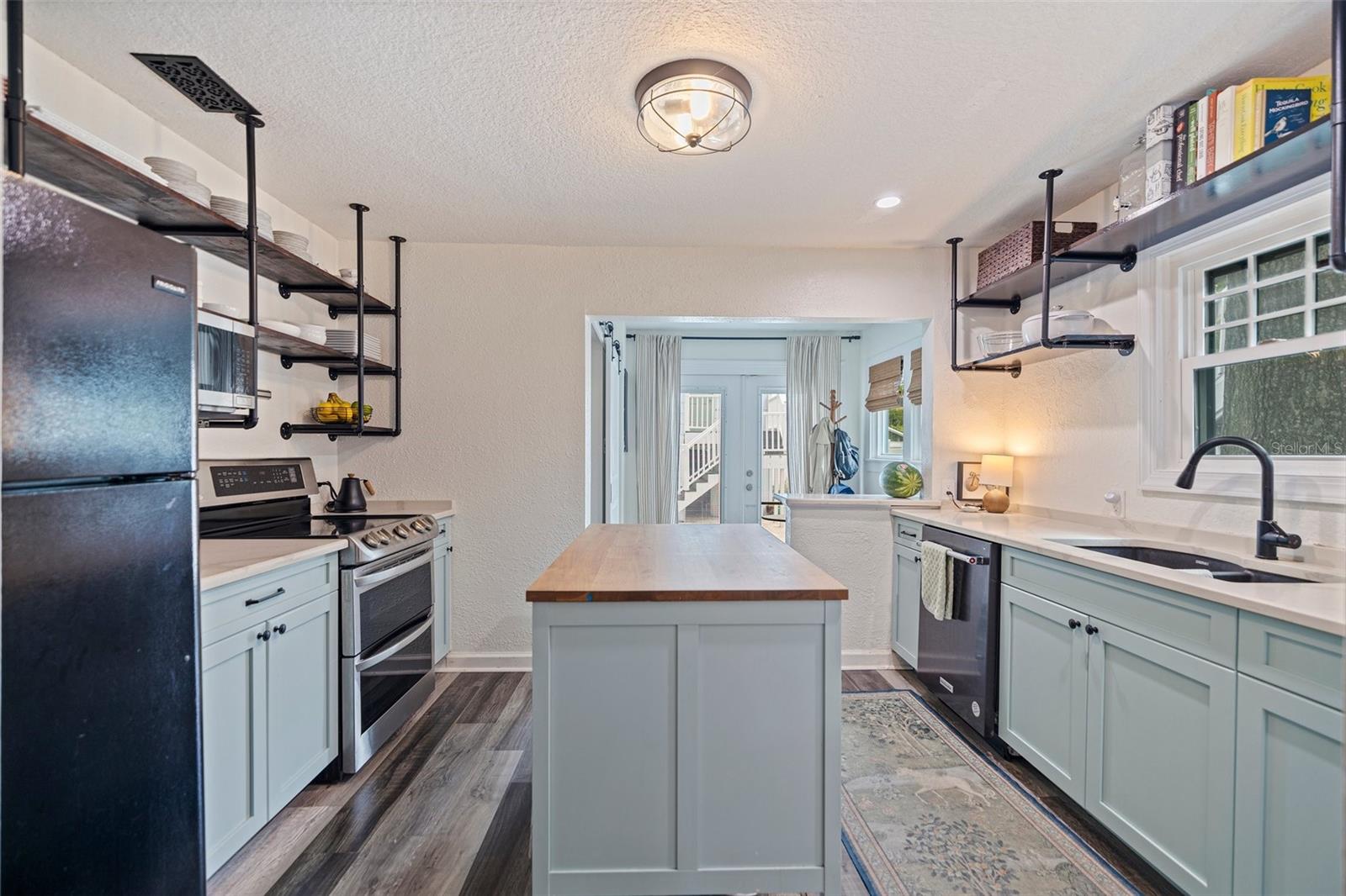 Image 12 of 50 For 2519 1st Avenue N