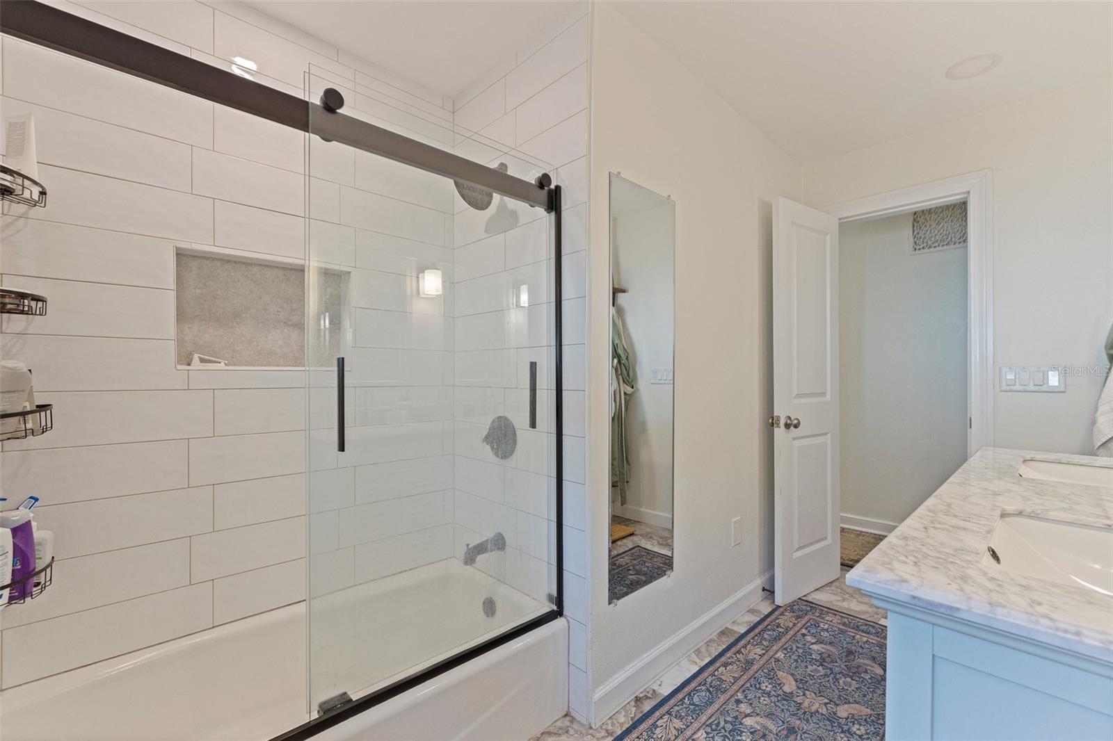 Image 22 of 50 For 2519 1st Avenue N