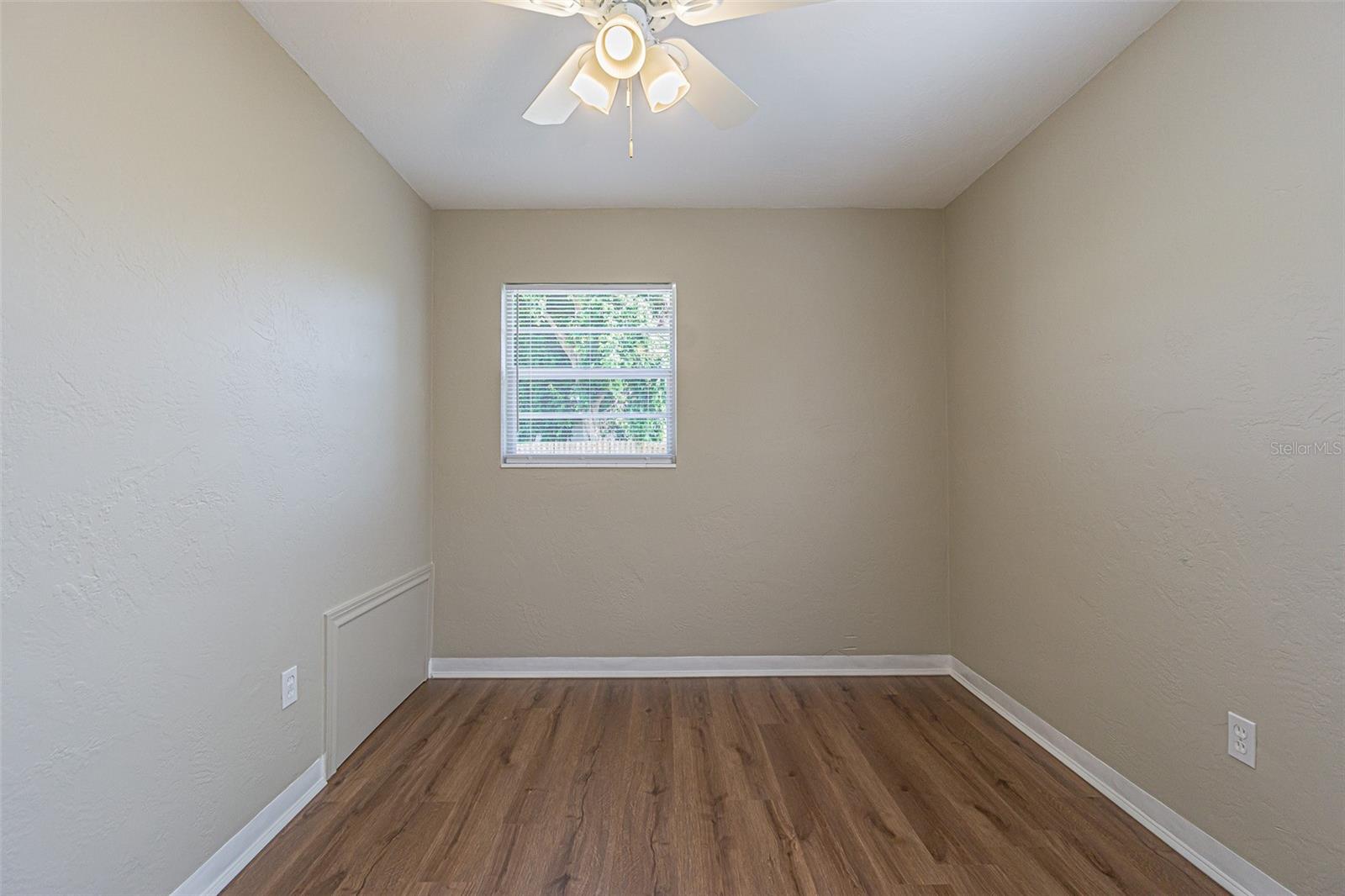 Image 12 of 22 For 6702 49th Avenue N