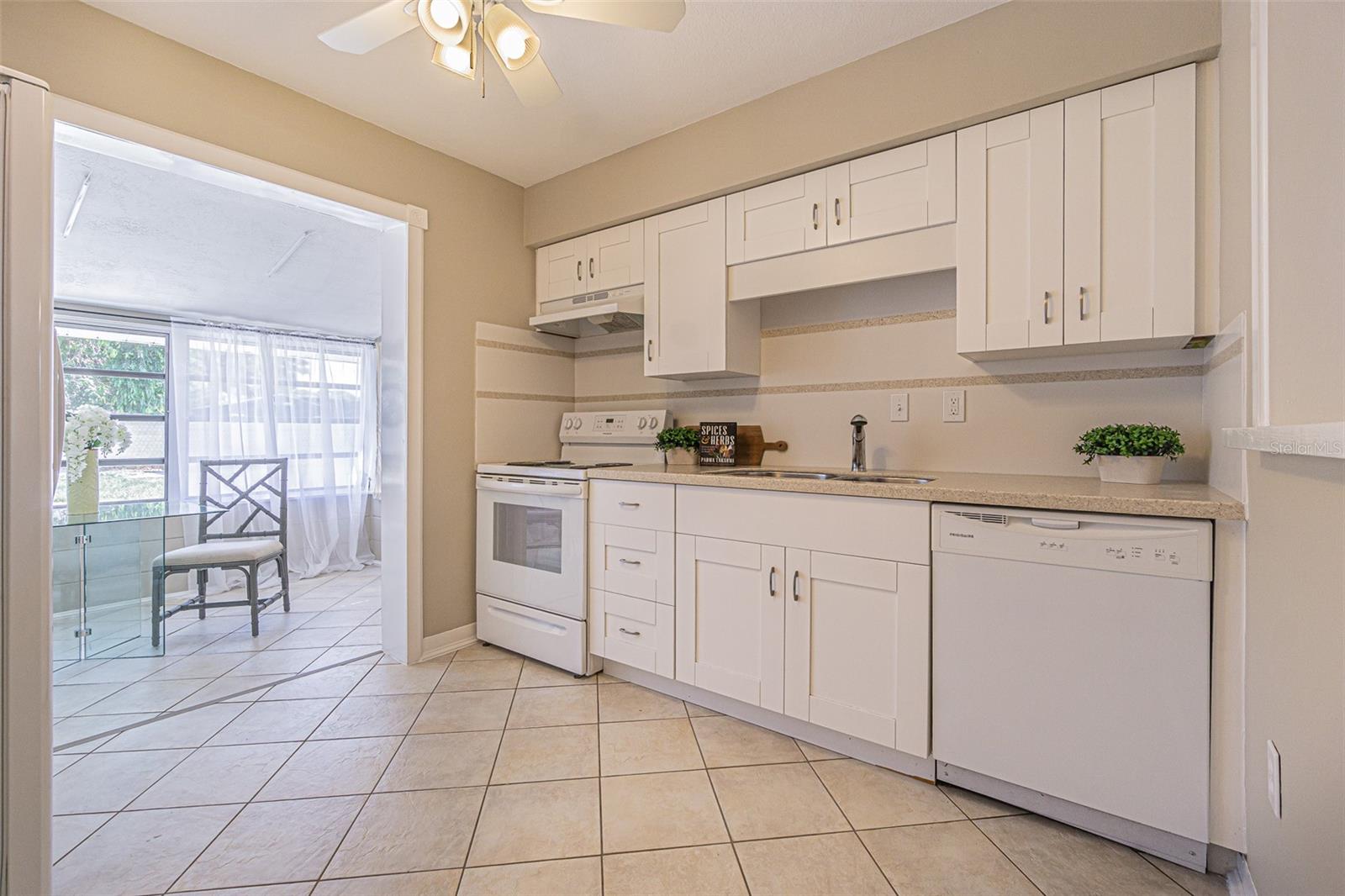 Image 3 of 22 For 6702 49th Avenue N