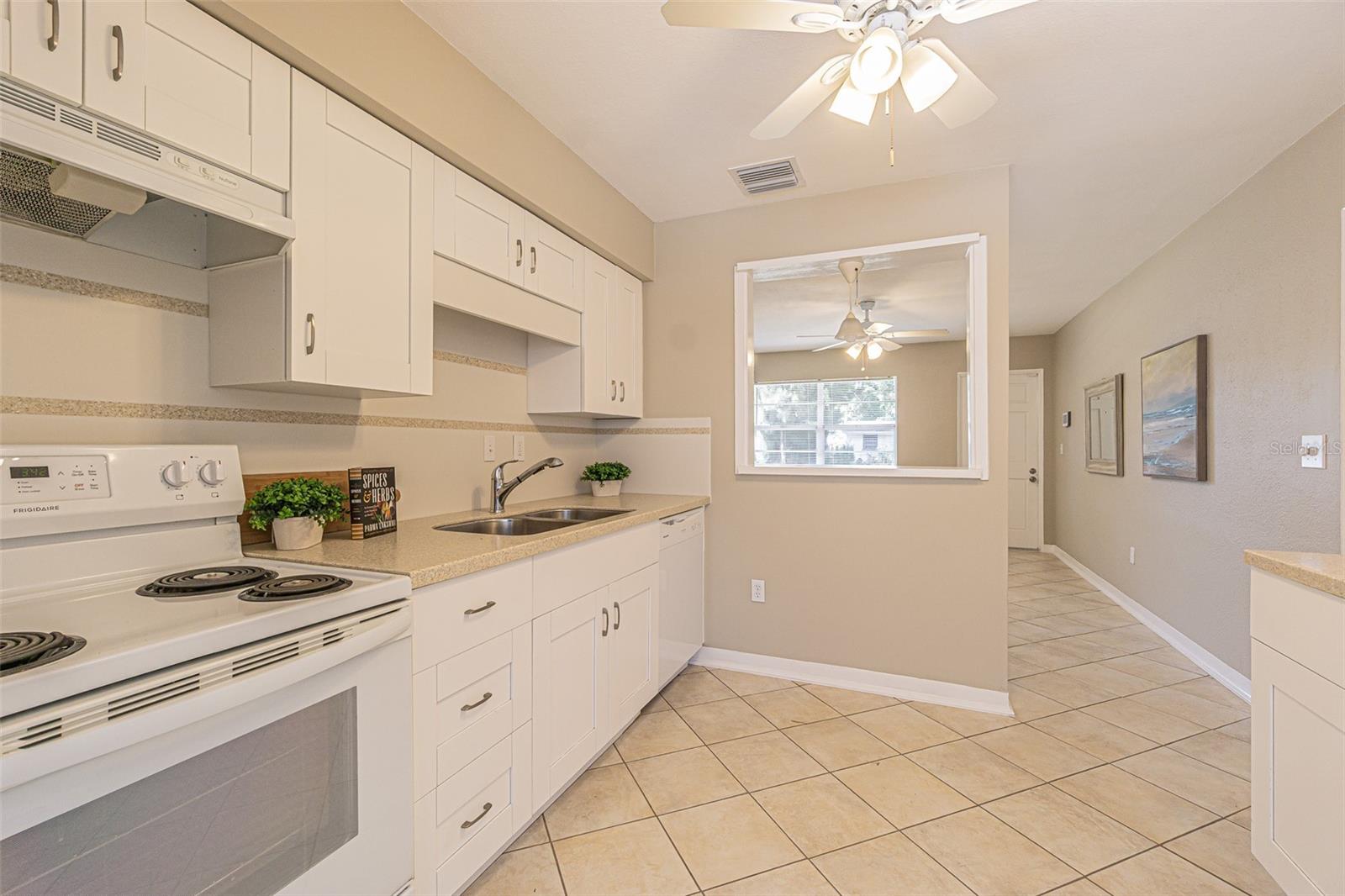 Image 4 of 22 For 6702 49th Avenue N