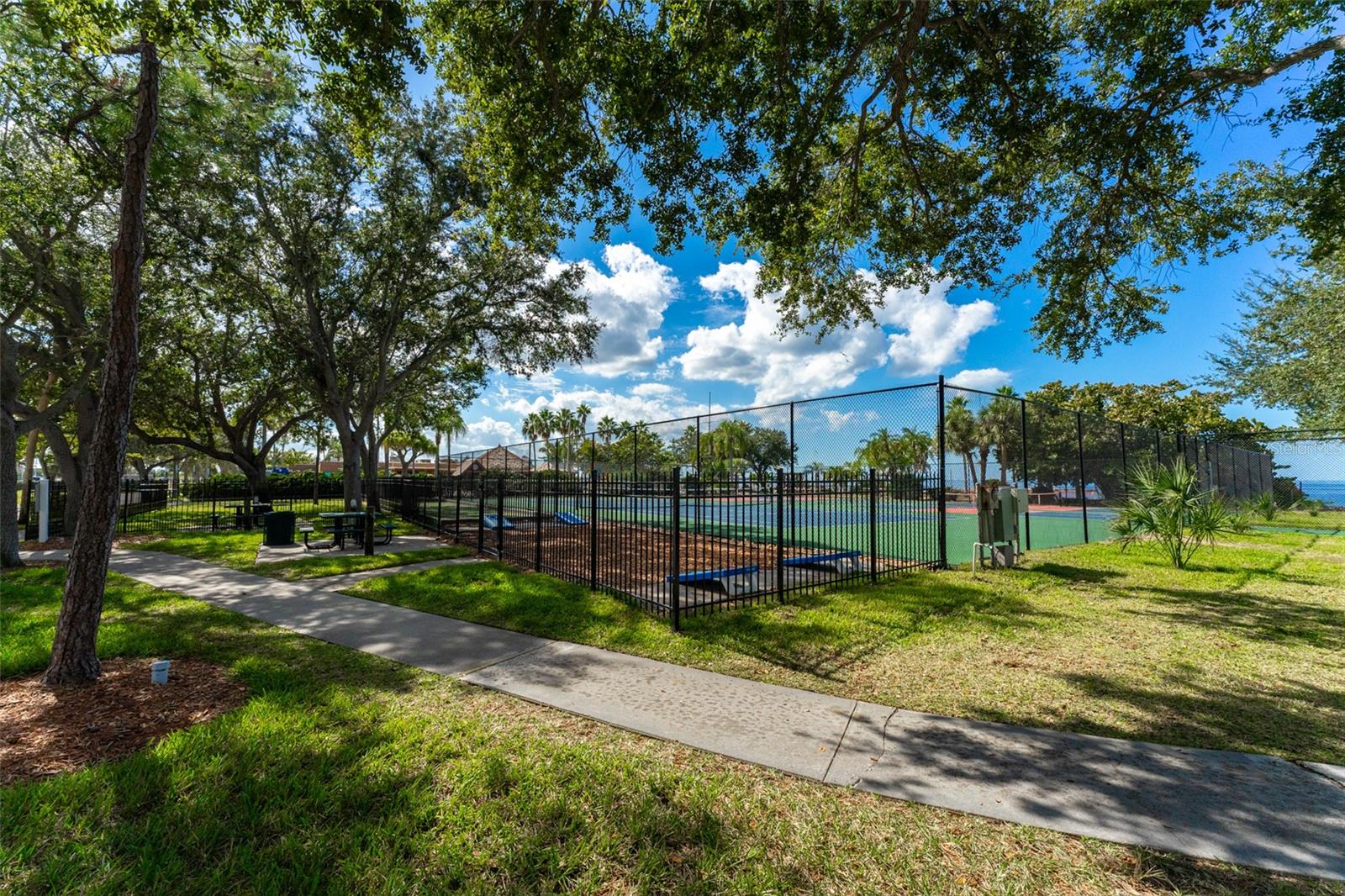 Image 25 of 52 For 611 Destiny Dr  509