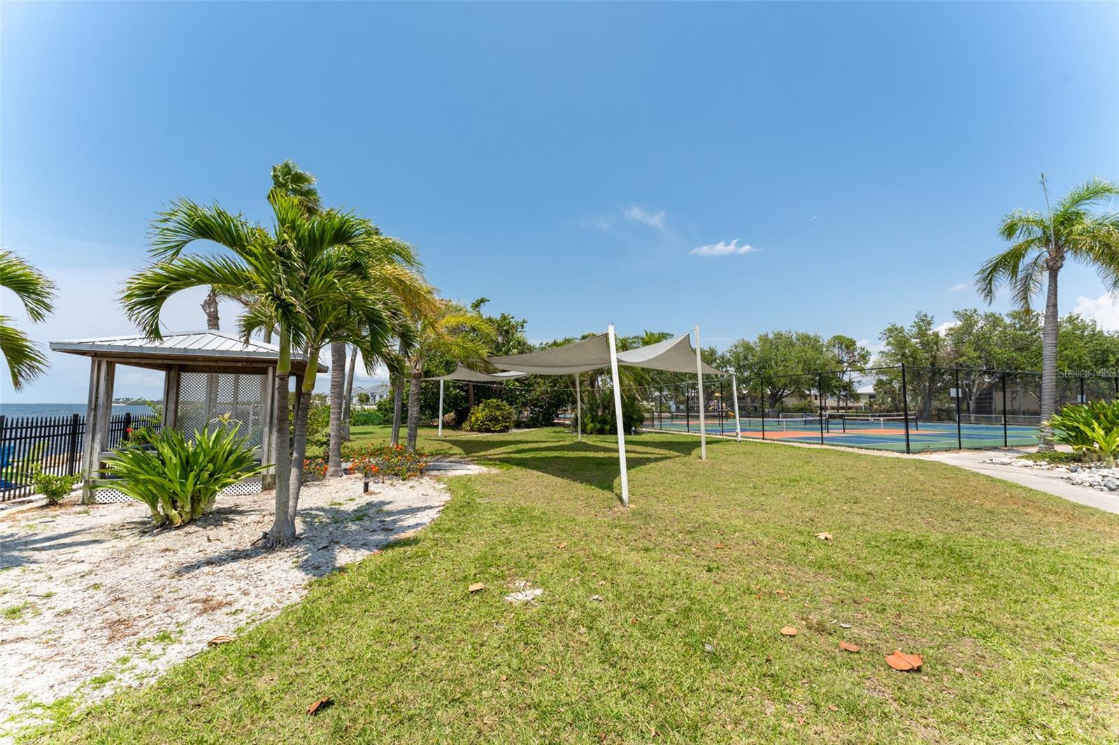 Image 30 of 52 For 611 Destiny Dr  509