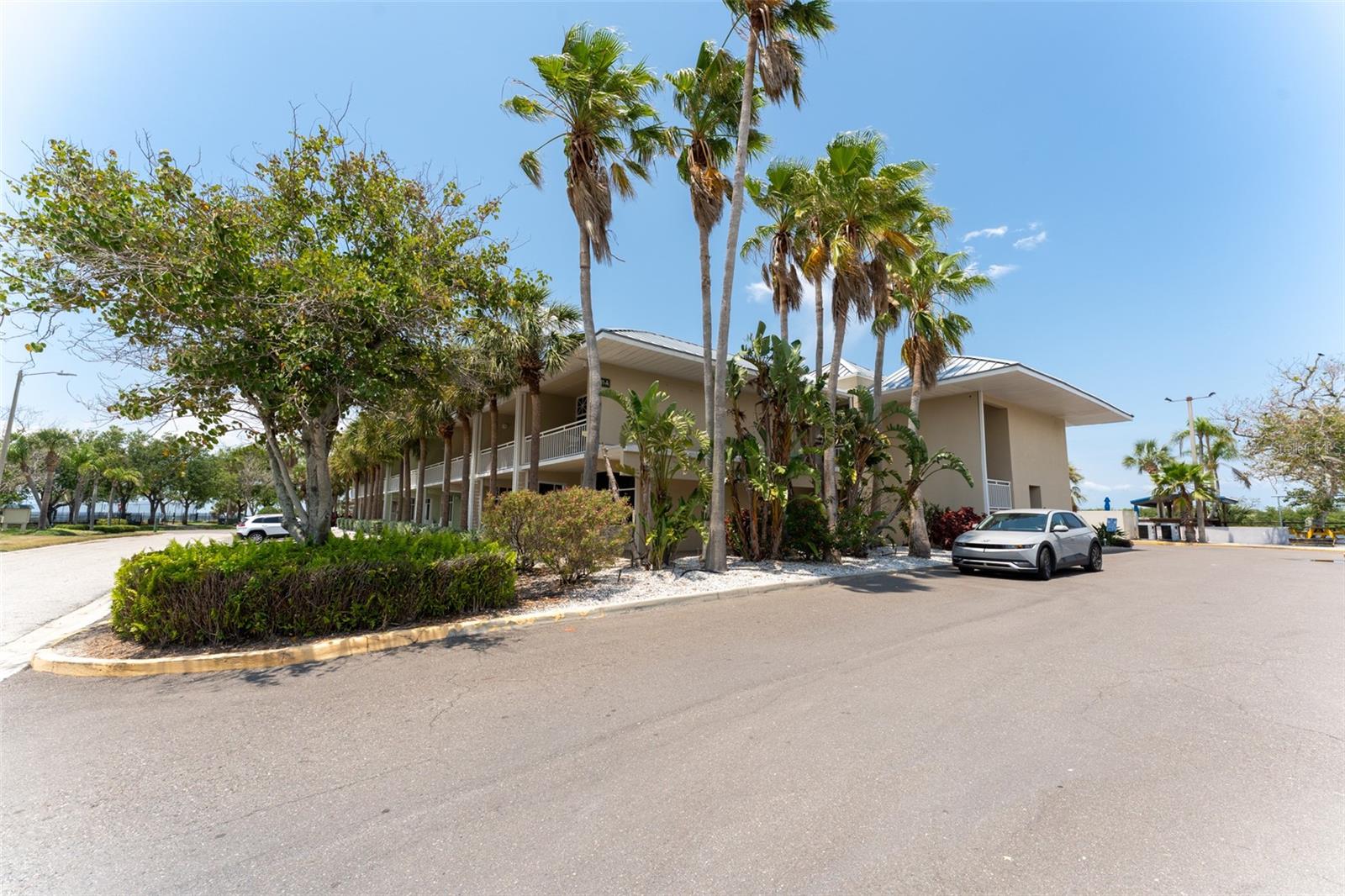 Image 40 of 52 For 611 Destiny Dr  509