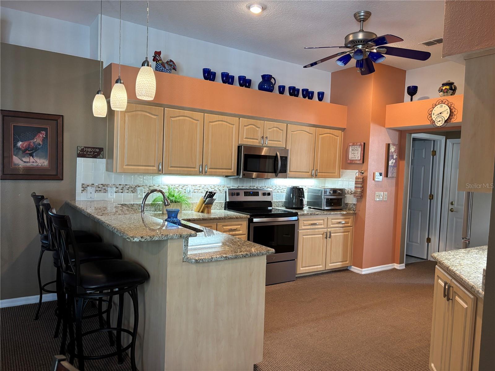 Listing photo id 12 for 13339 Amberwood Street