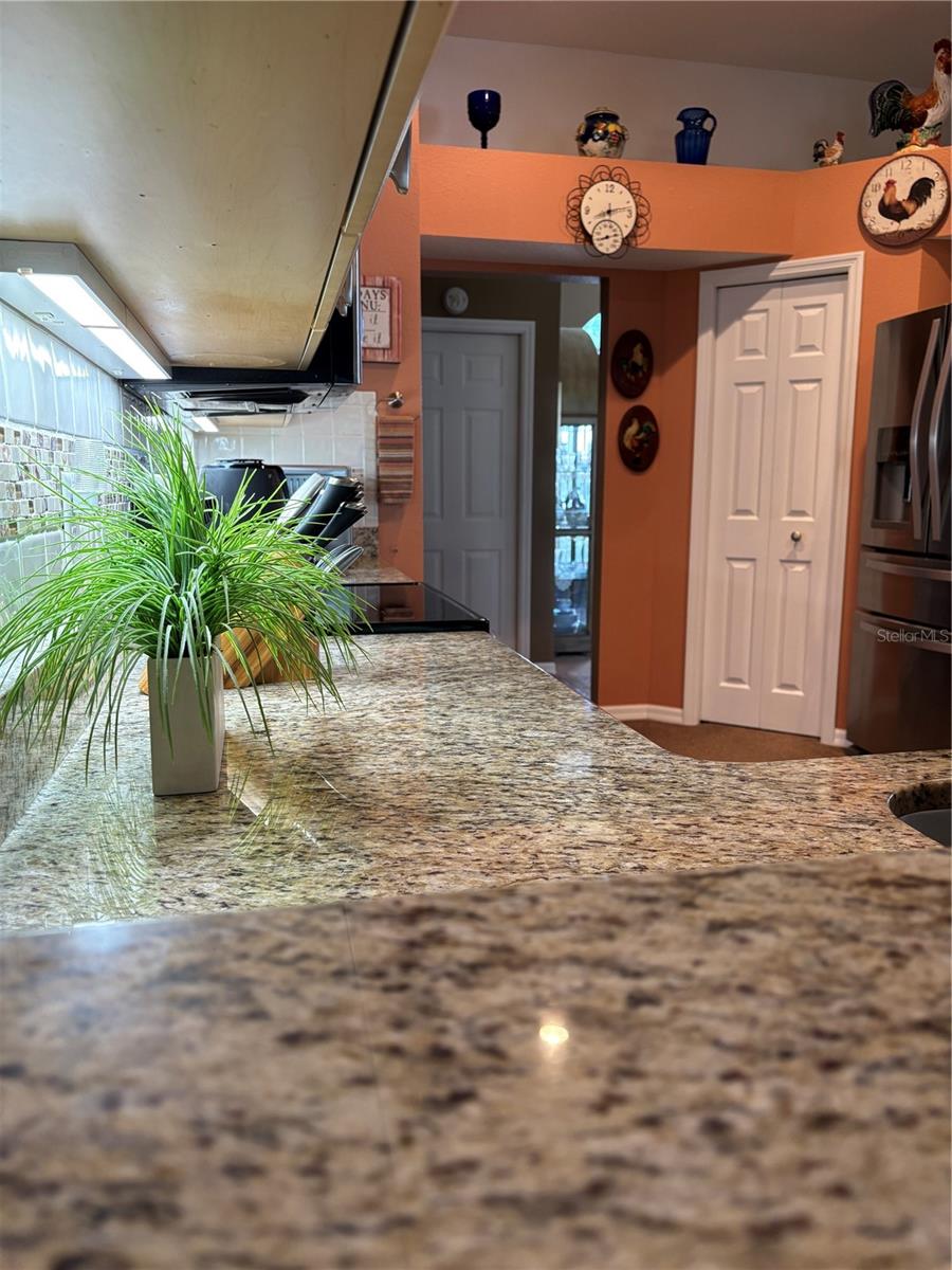 Listing photo id 15 for 13339 Amberwood Street