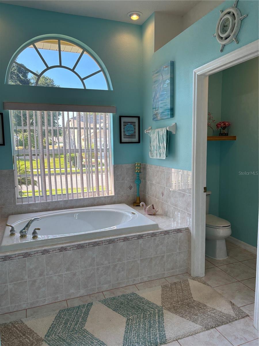 Listing photo id 26 for 13339 Amberwood Street