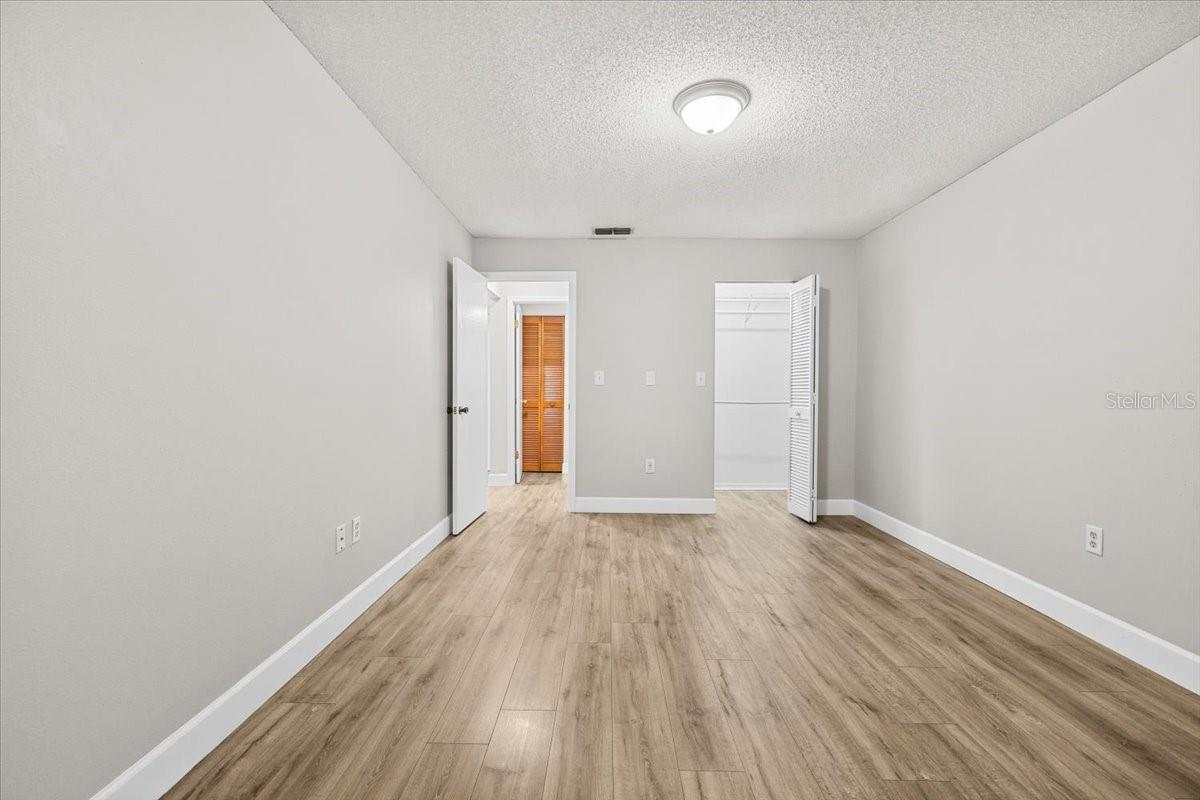 Image 17 of 43 For 7633 Piping Rock Court 7633