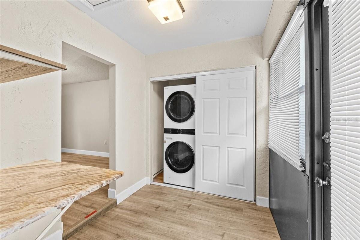 Image 25 of 43 For 7633 Piping Rock Court 7633