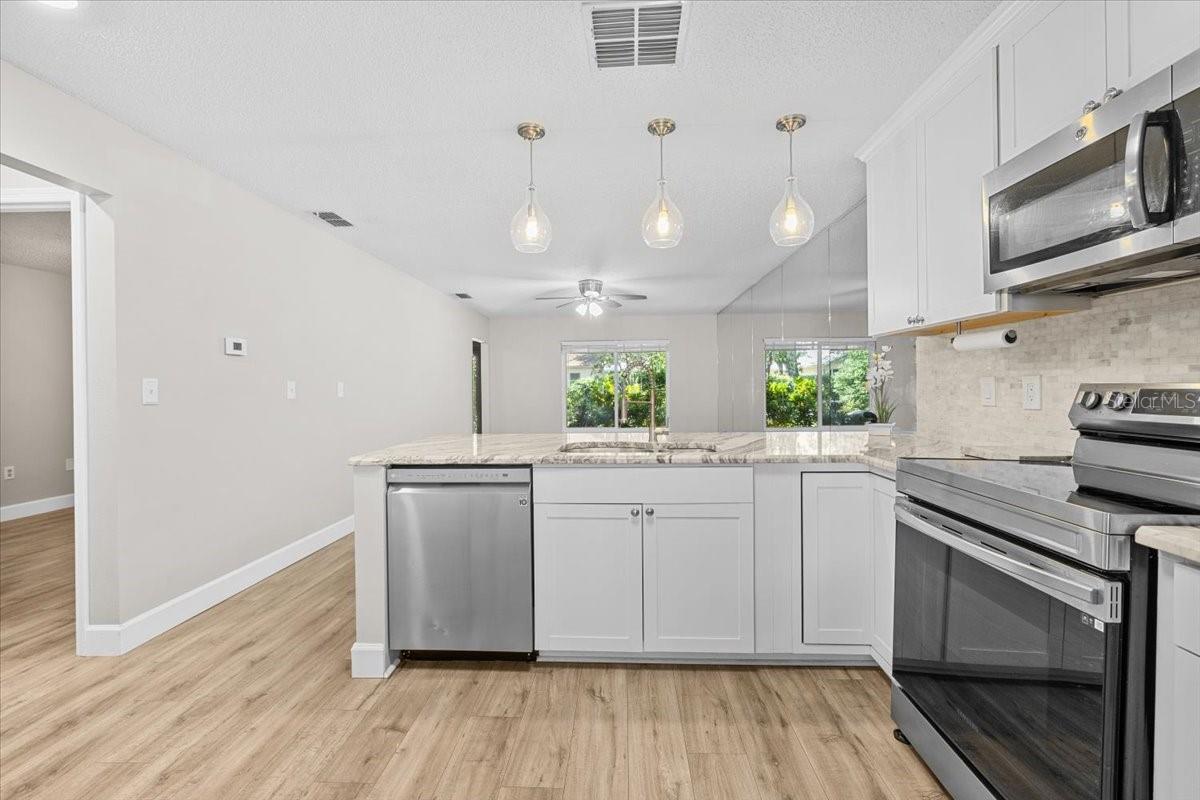 Image 8 of 43 For 7633 Piping Rock Court 7633