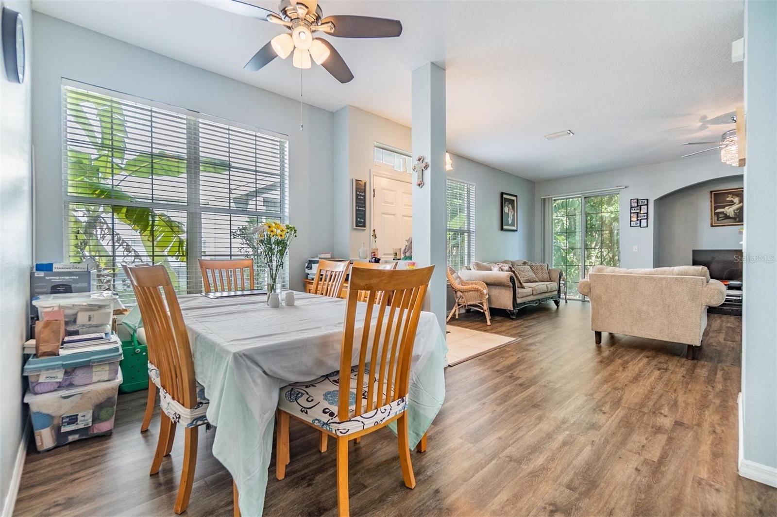 Listing photo id 8 for 6736 Breezy Palm Drive