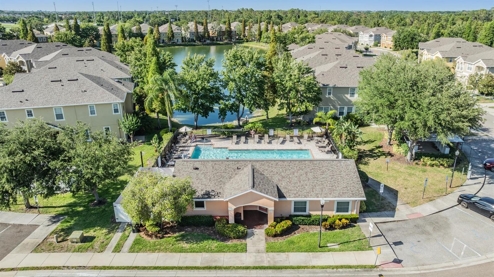 Listing photo id 32 for 6736 Breezy Palm Drive