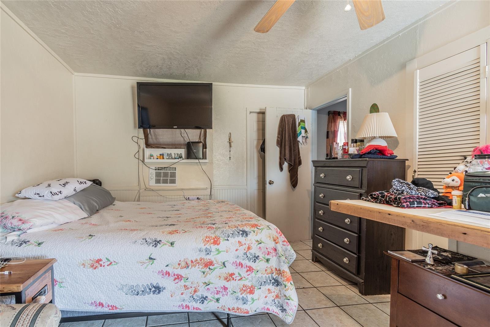 Image 8 of 79 For 4059 Orange Avenue Se