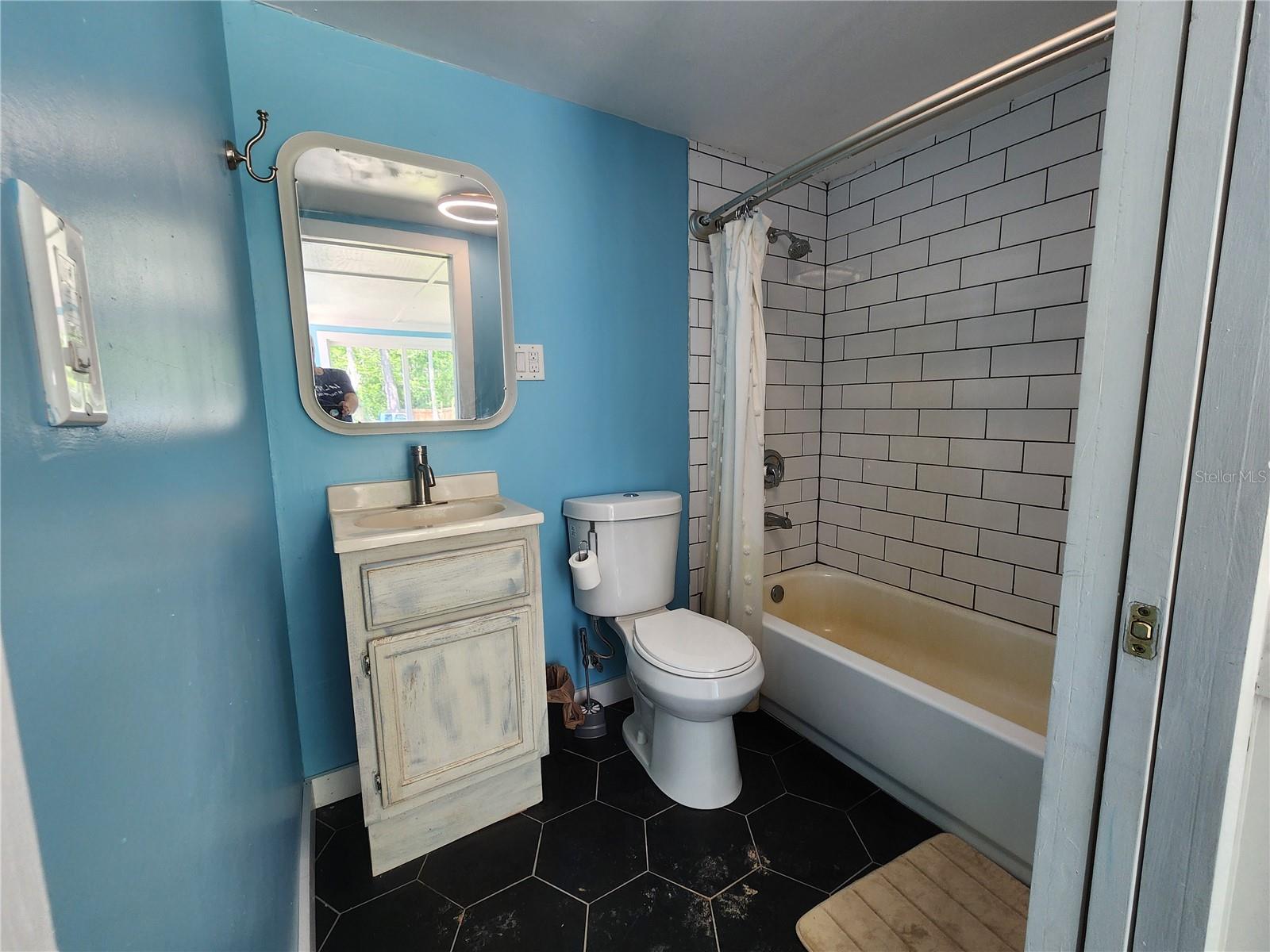 Listing photo id 10 for 7576 Bobcat Point