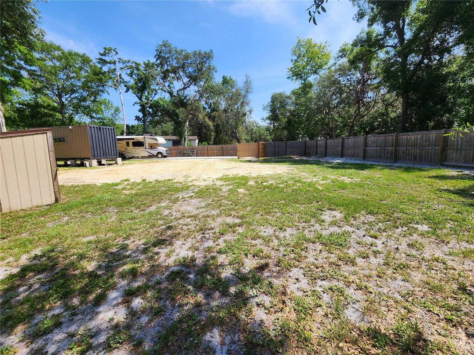 Listing photo id 25 for 7576 Bobcat Point