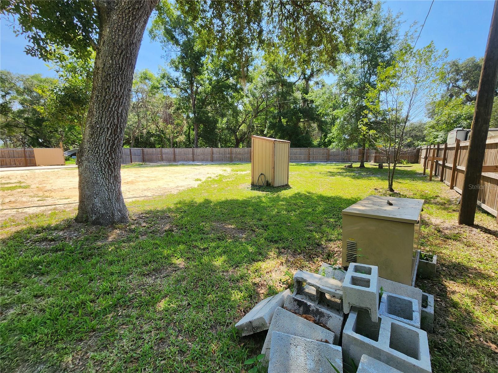 Listing photo id 27 for 7576 Bobcat Point
