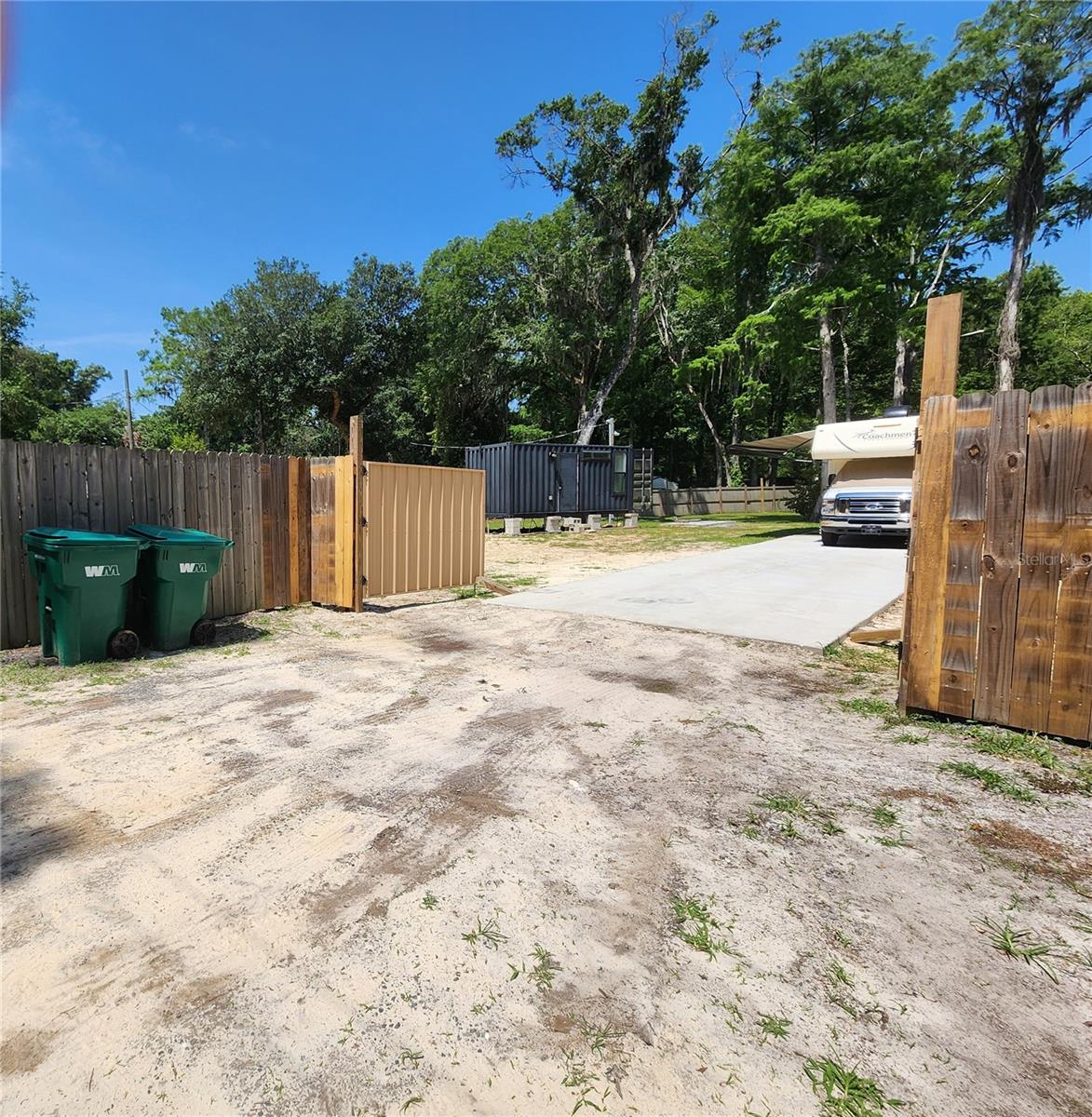 Listing photo id 32 for 7576 Bobcat Point