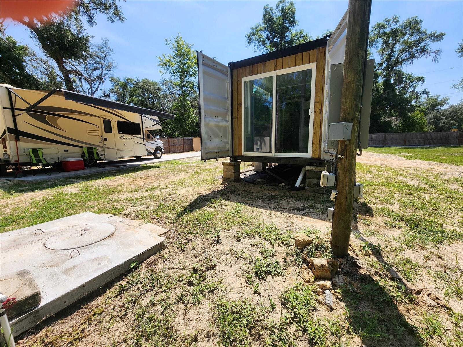 Listing photo id 3 for 7576 Bobcat Point