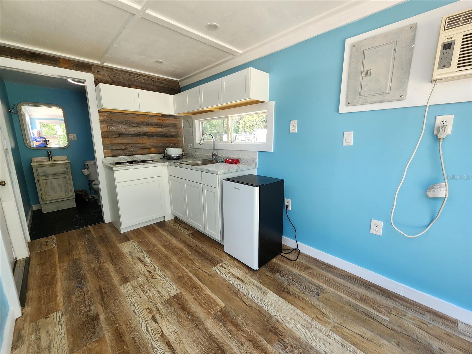 Listing photo id 6 for 7576 Bobcat Point