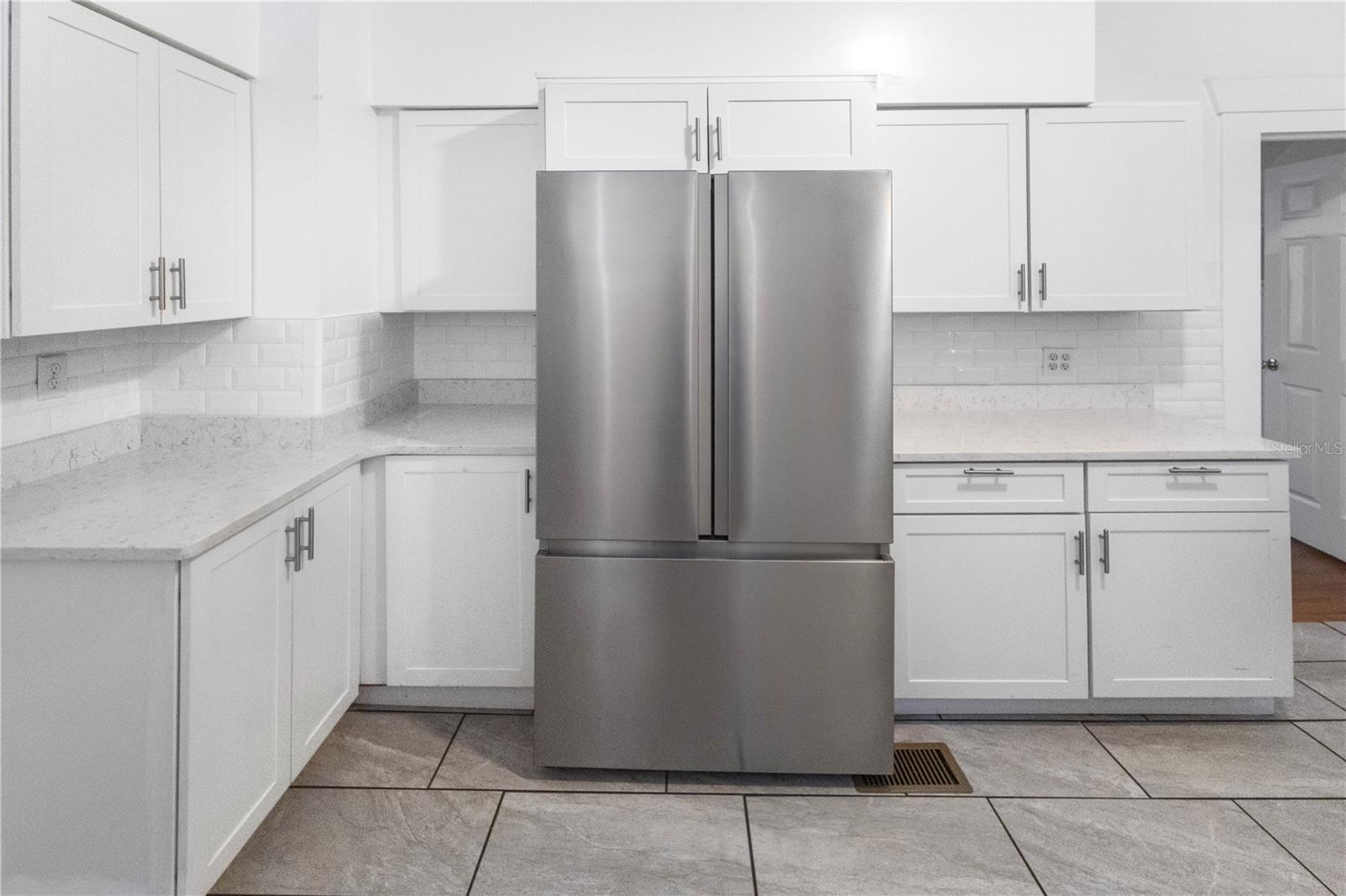 Image 11 of 44 For 2312 Highland Street S