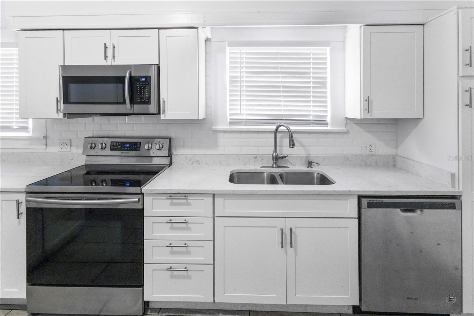 Image 12 of 44 For 2312 Highland Street S