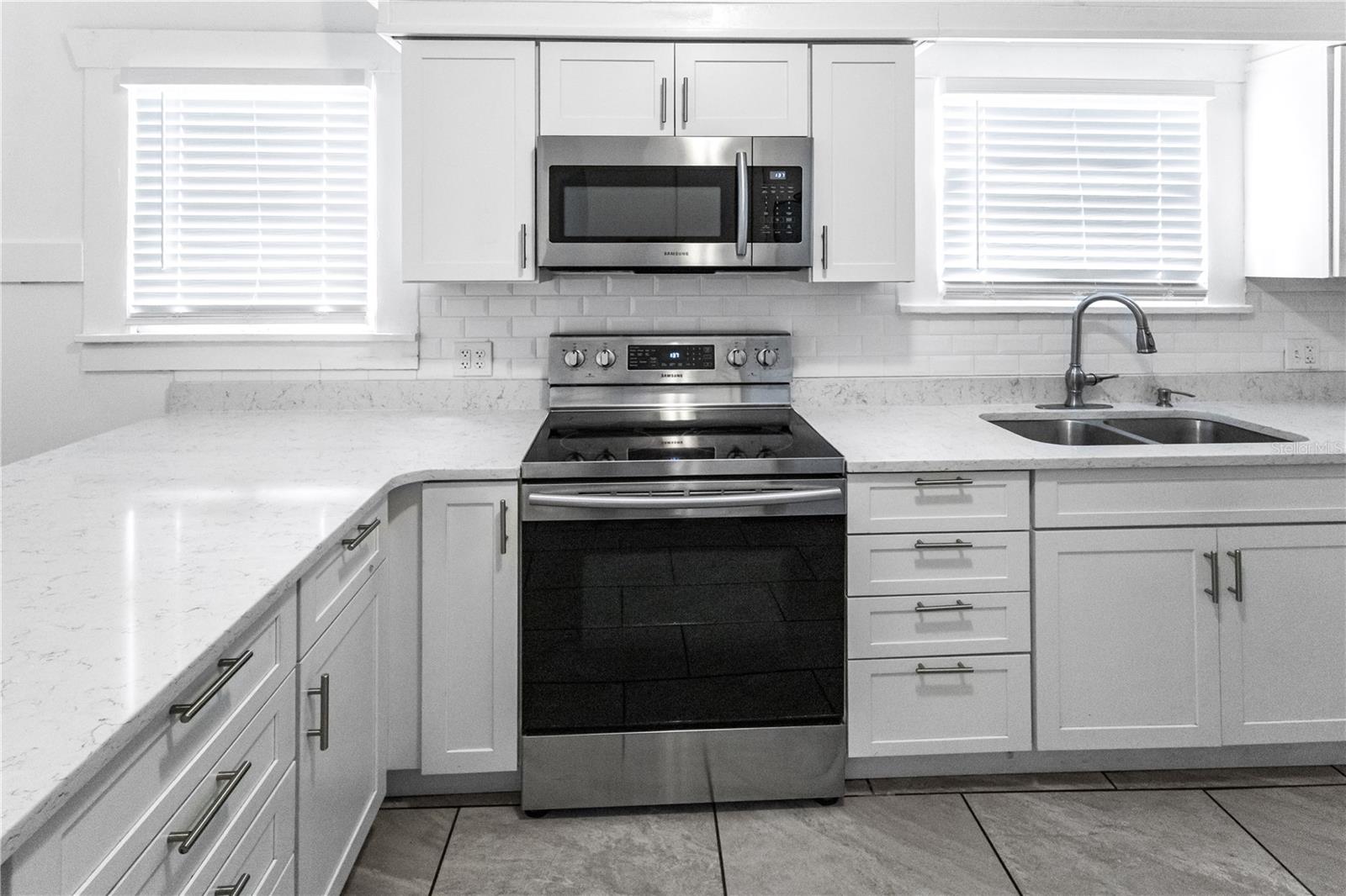 Image 13 of 44 For 2312 Highland Street S