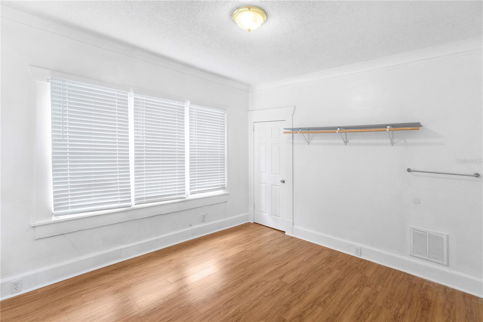 Image 20 of 44 For 2312 Highland Street S