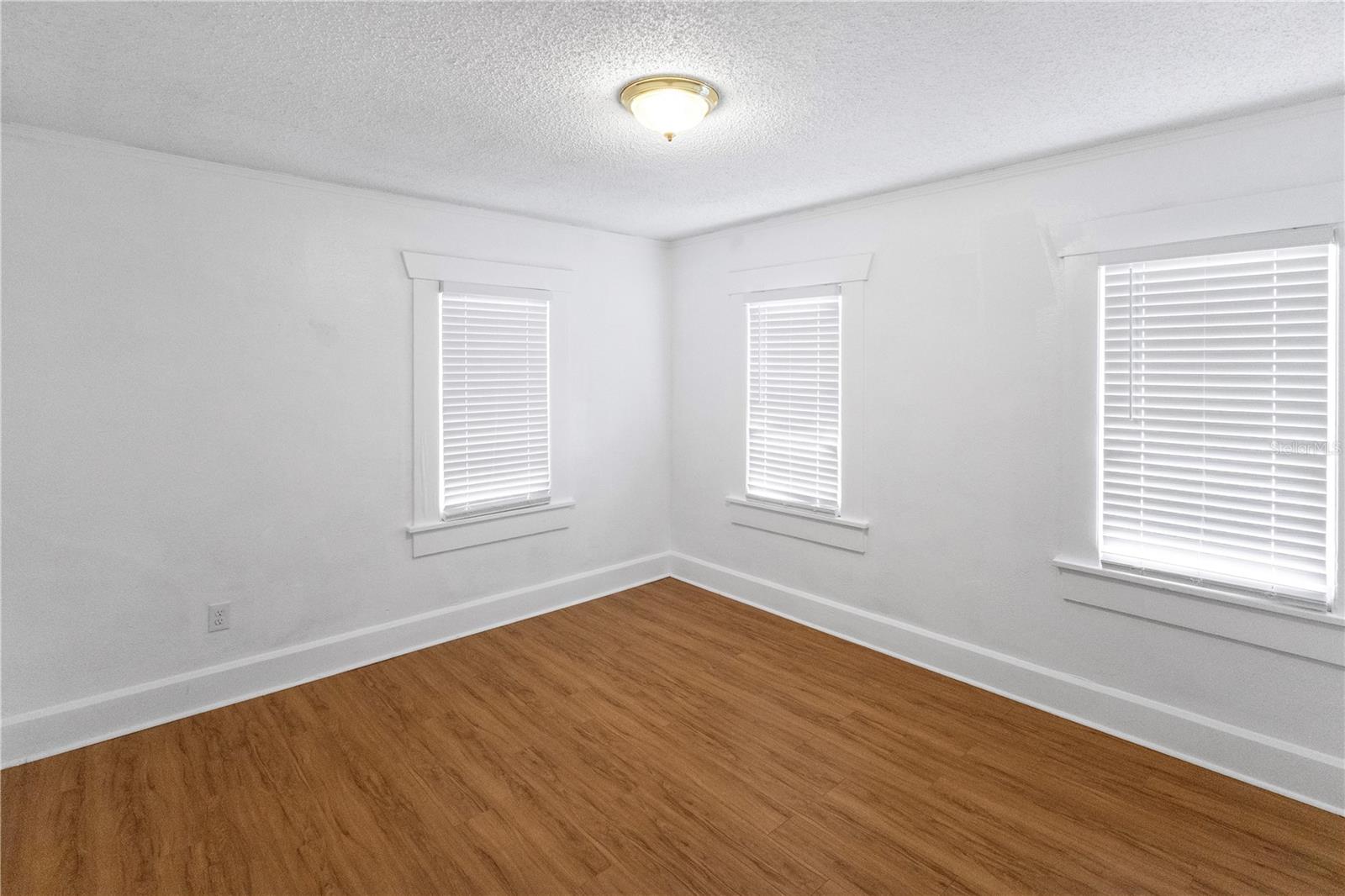 Image 30 of 44 For 2312 Highland Street S