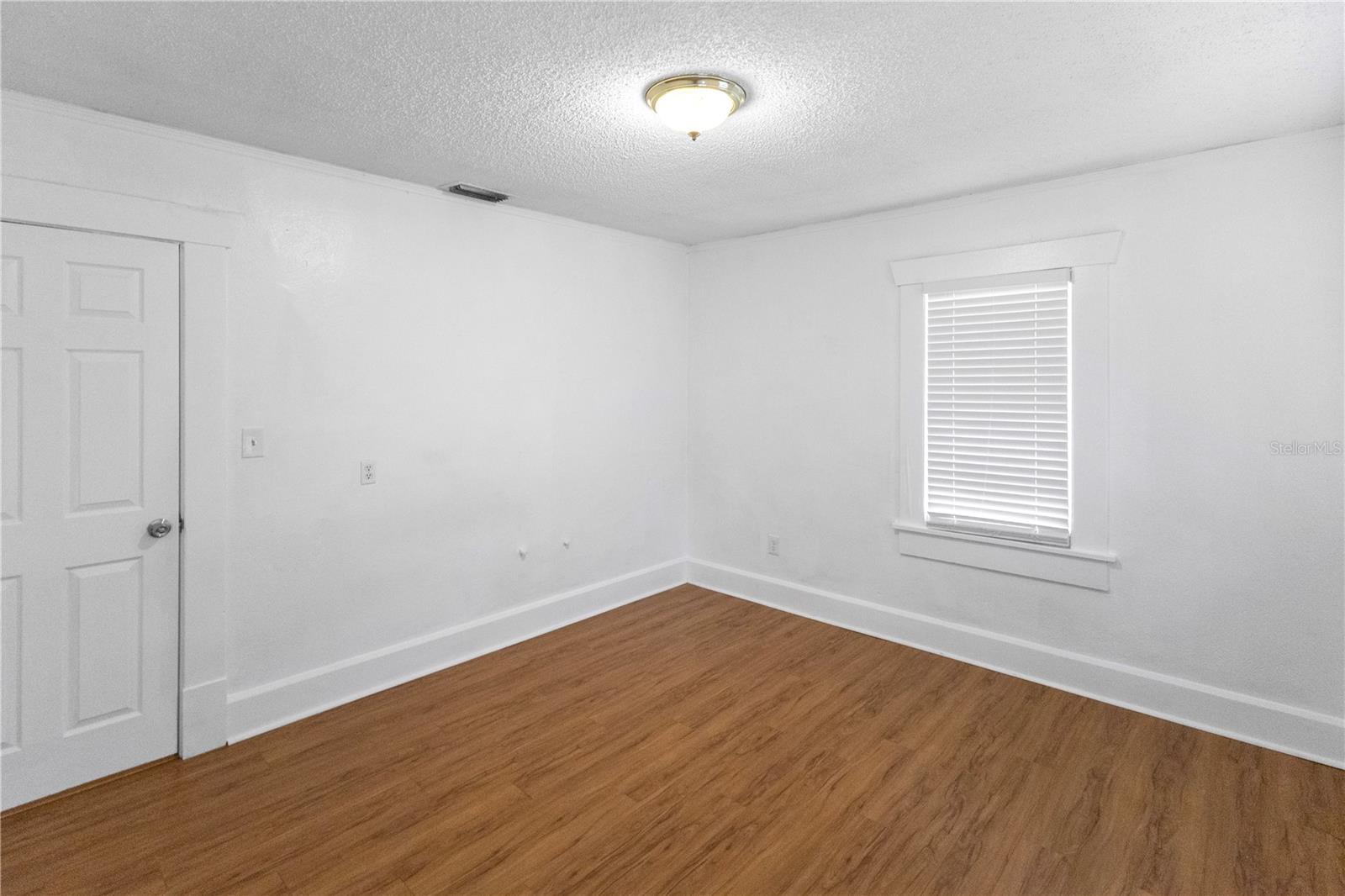 Image 31 of 44 For 2312 Highland Street S