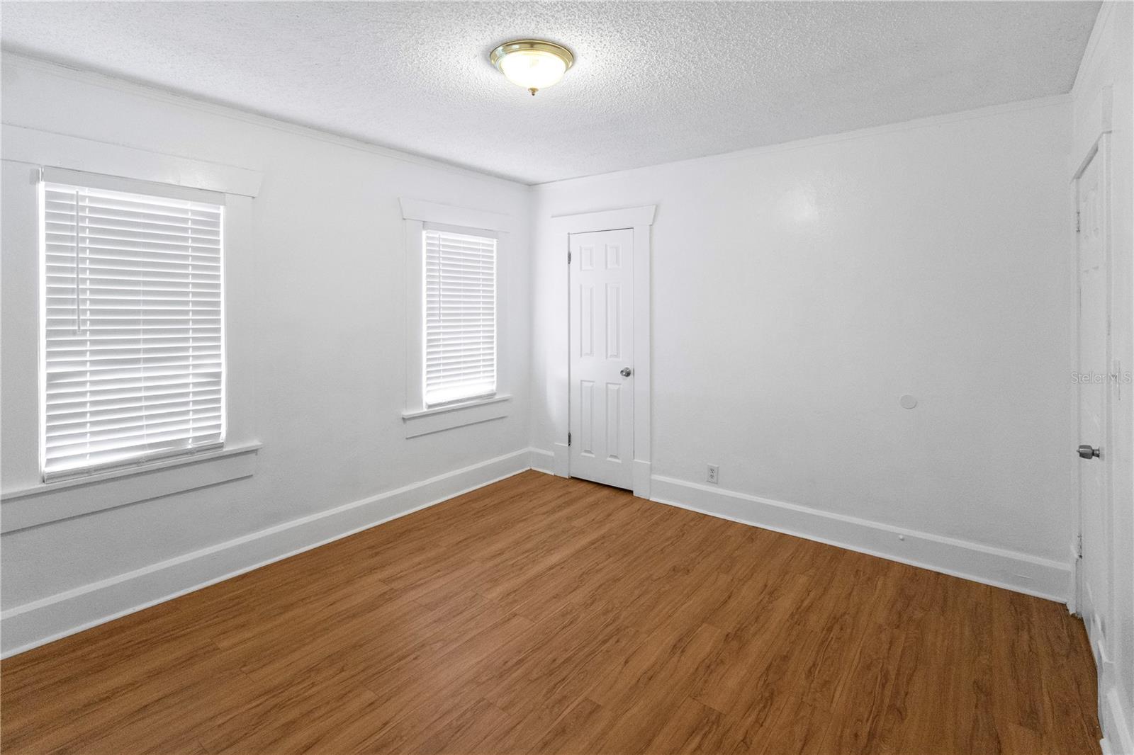 Image 32 of 44 For 2312 Highland Street S