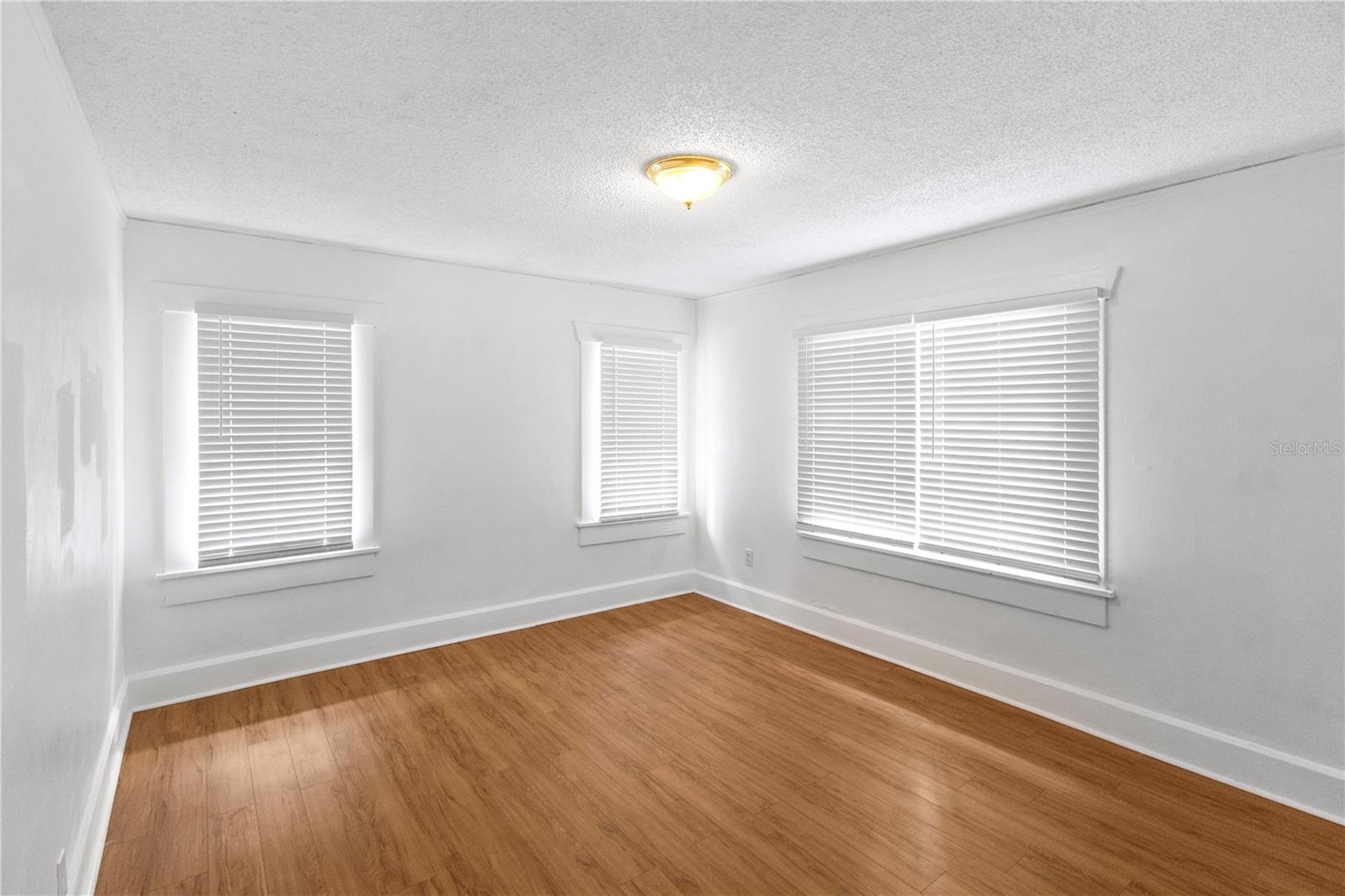 Image 33 of 44 For 2312 Highland Street S
