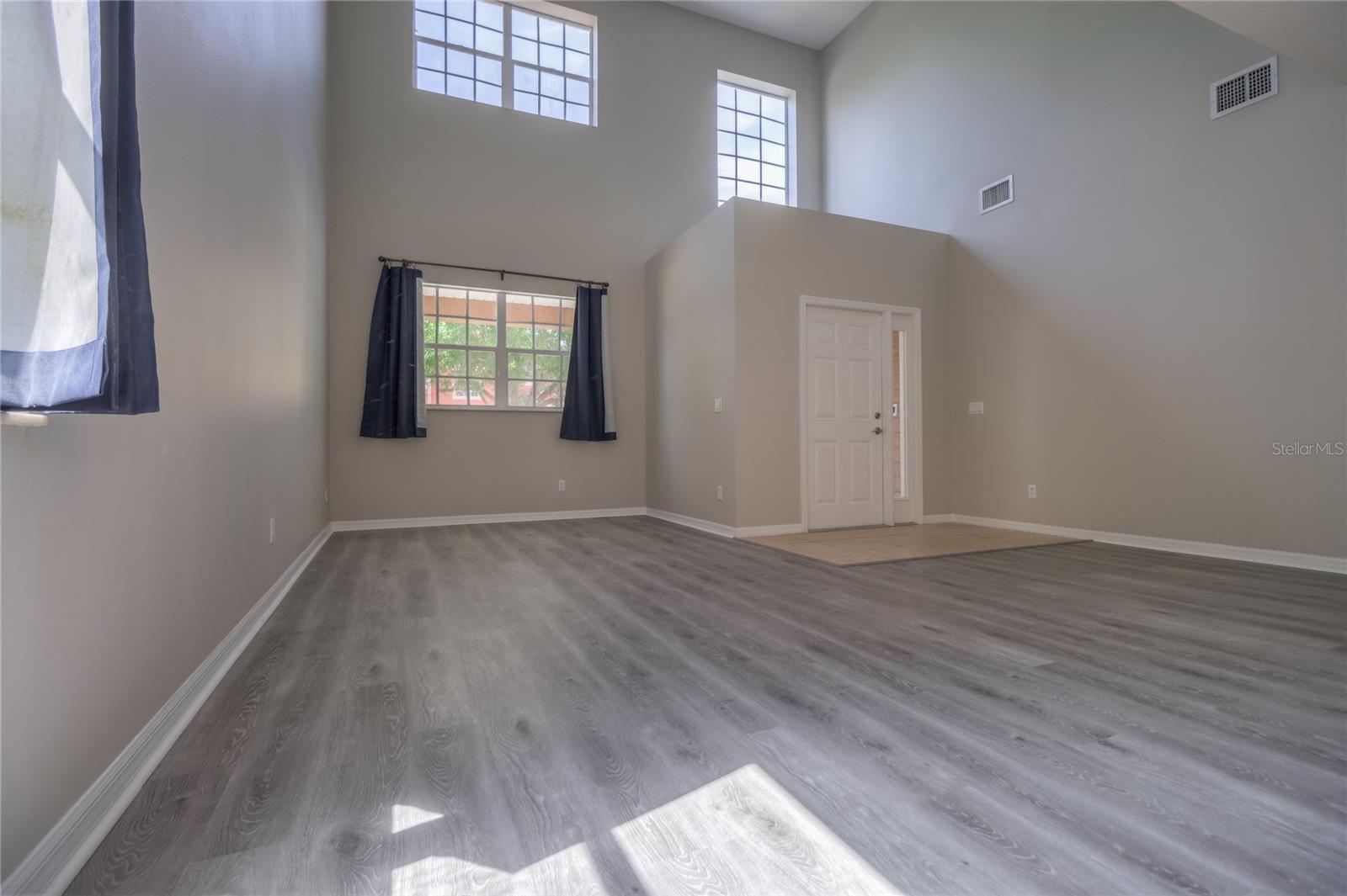 Image 11 of 85 For 20513 Sultana Court