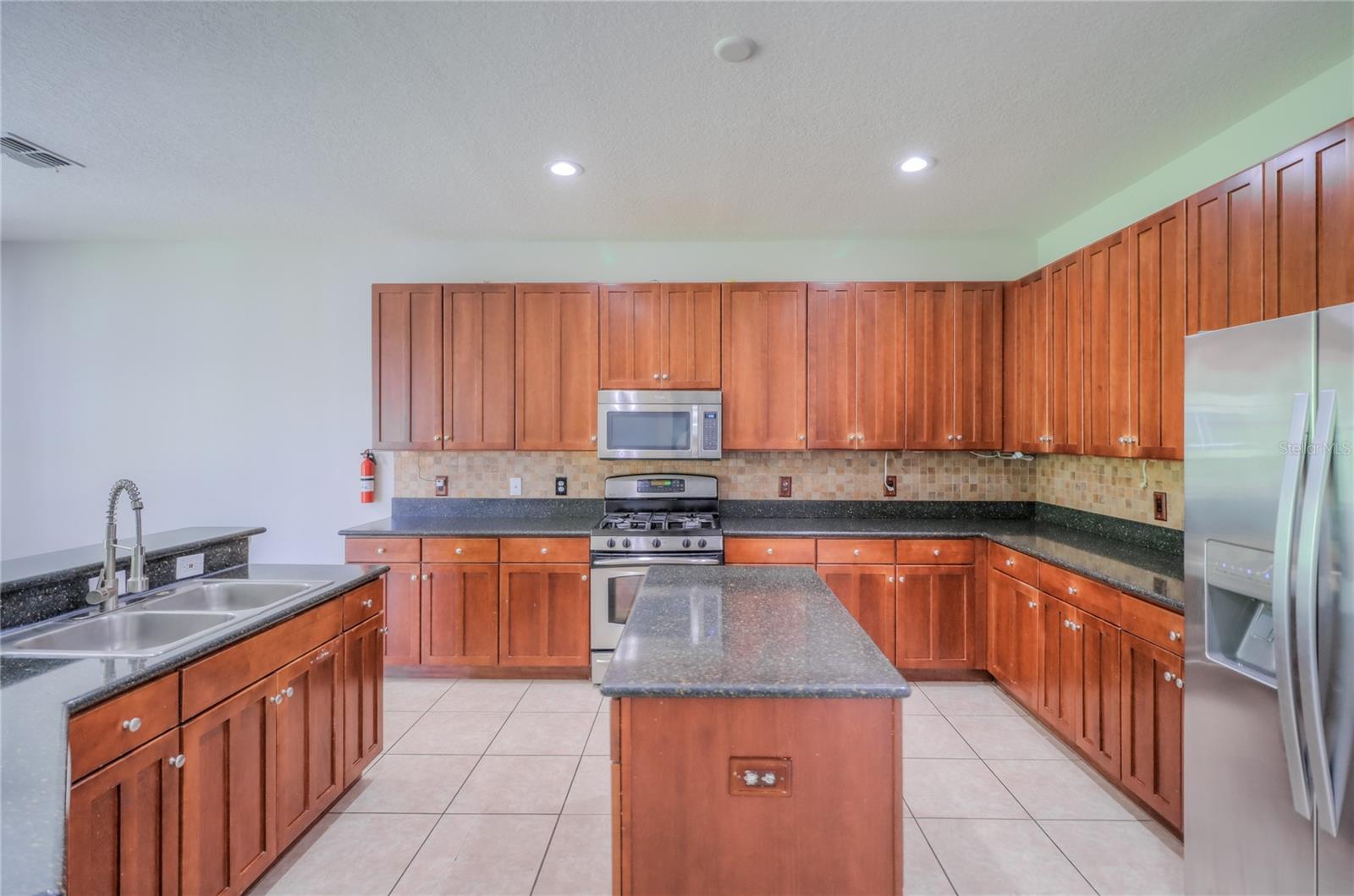 Image 21 of 85 For 20513 Sultana Court