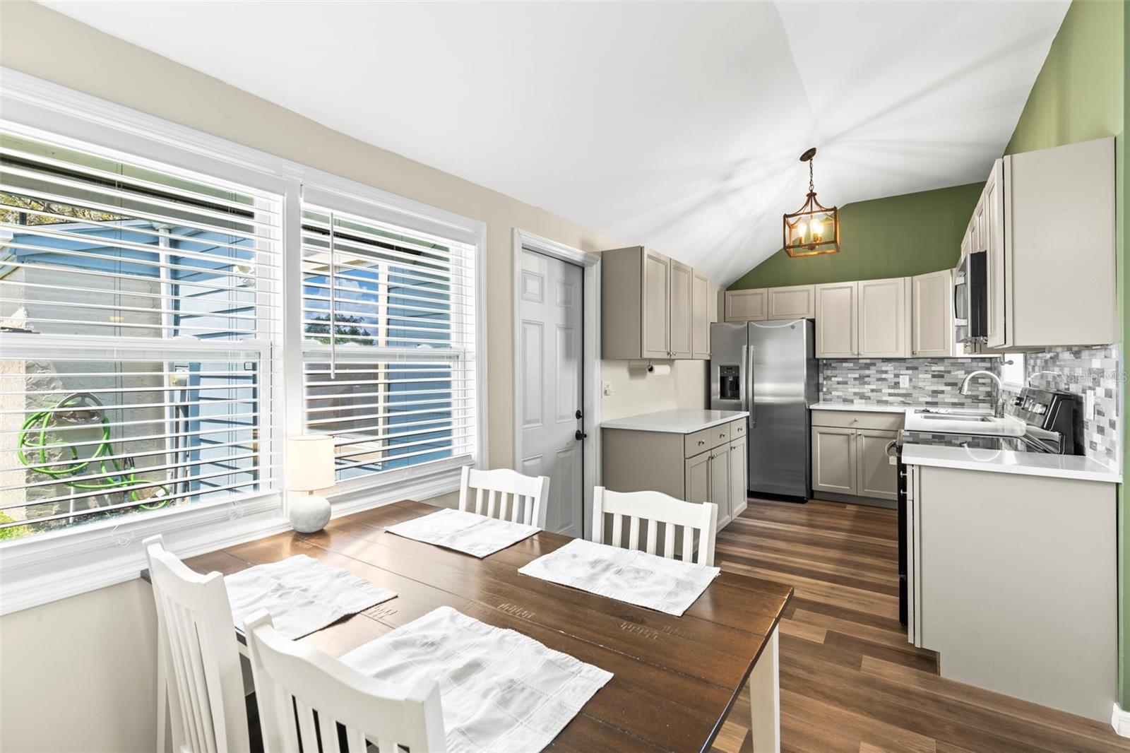 Listing photo id 8 for 12516 Cobble Stone Drive