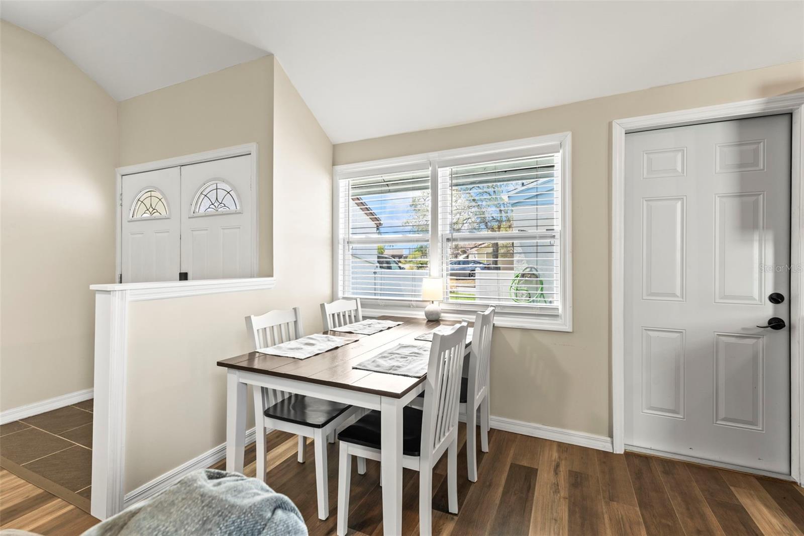 Listing photo id 9 for 12516 Cobble Stone Drive