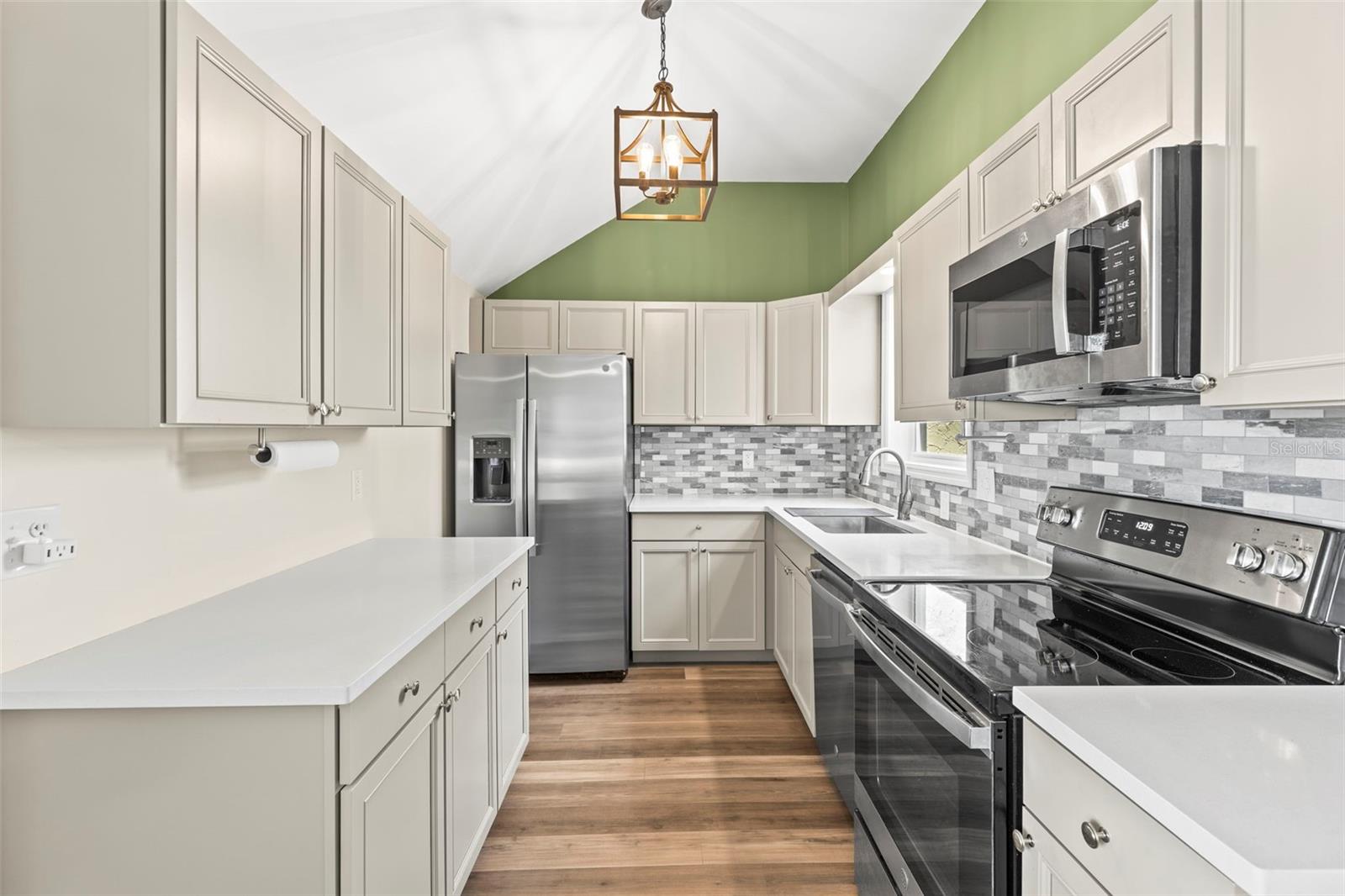 Listing photo id 10 for 12516 Cobble Stone Drive